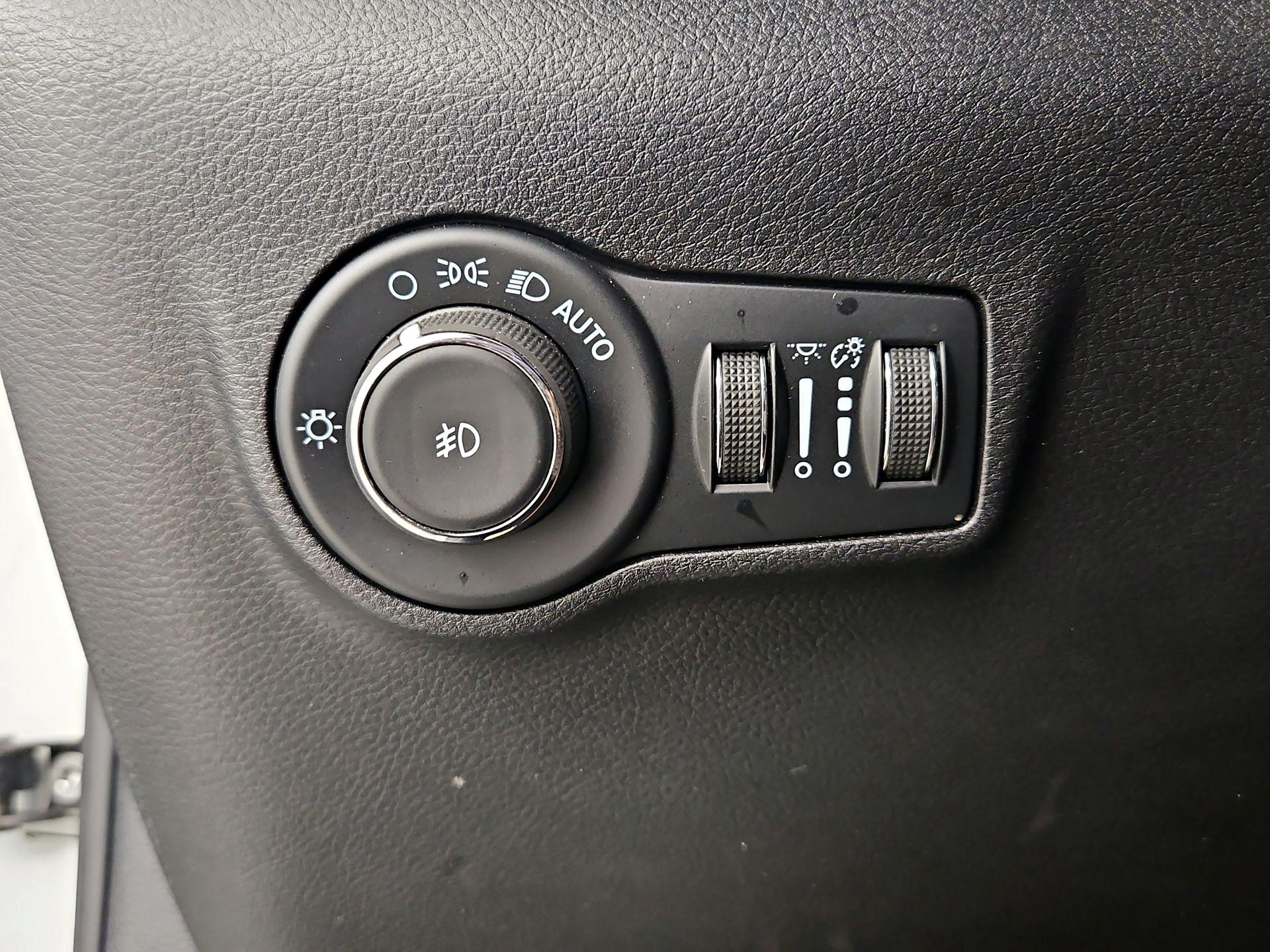 Thumbnail: 2022 Jeep Compass - 13