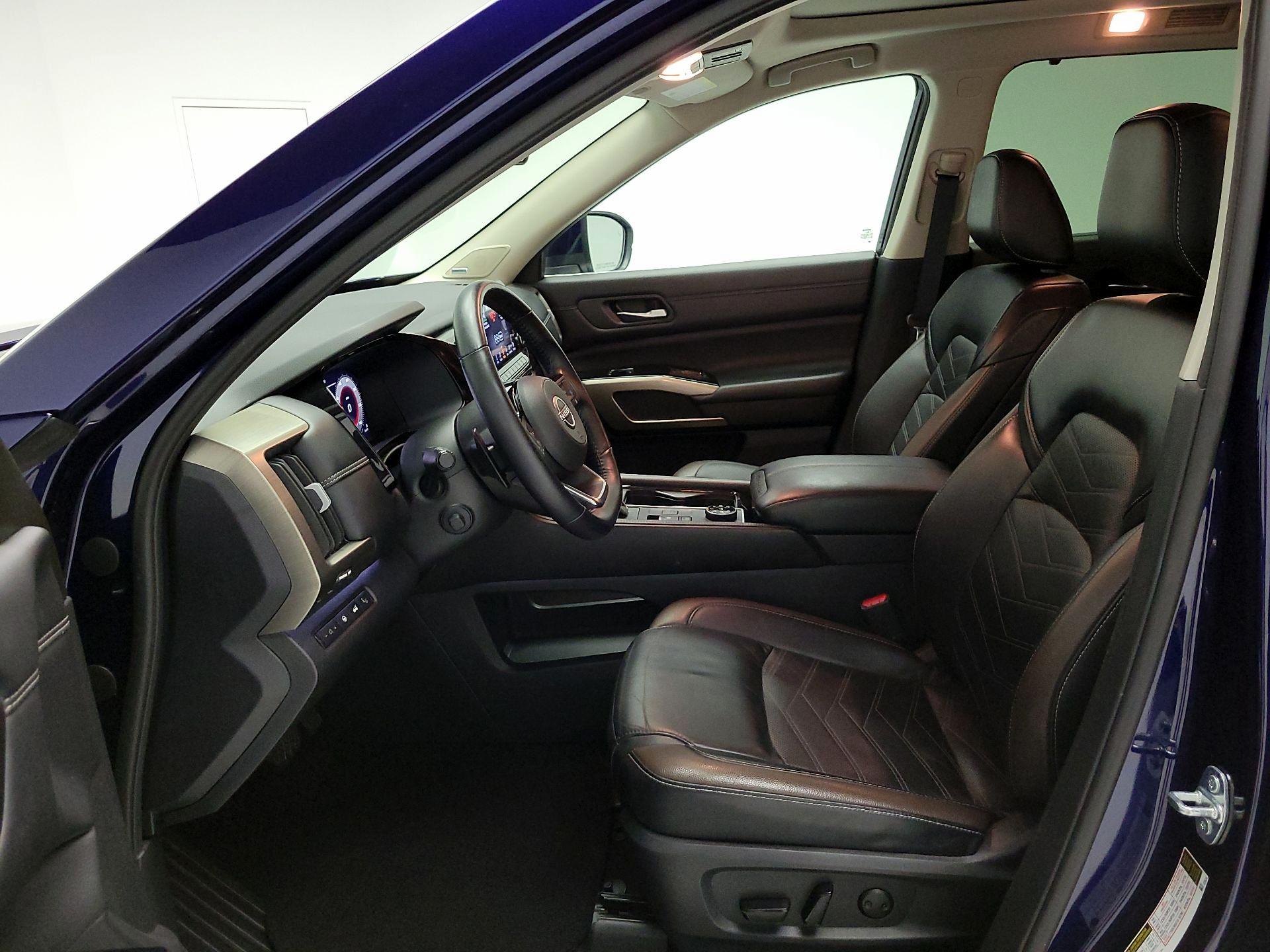 Thumbnail: 2023 Nissan Pathfinder - 11