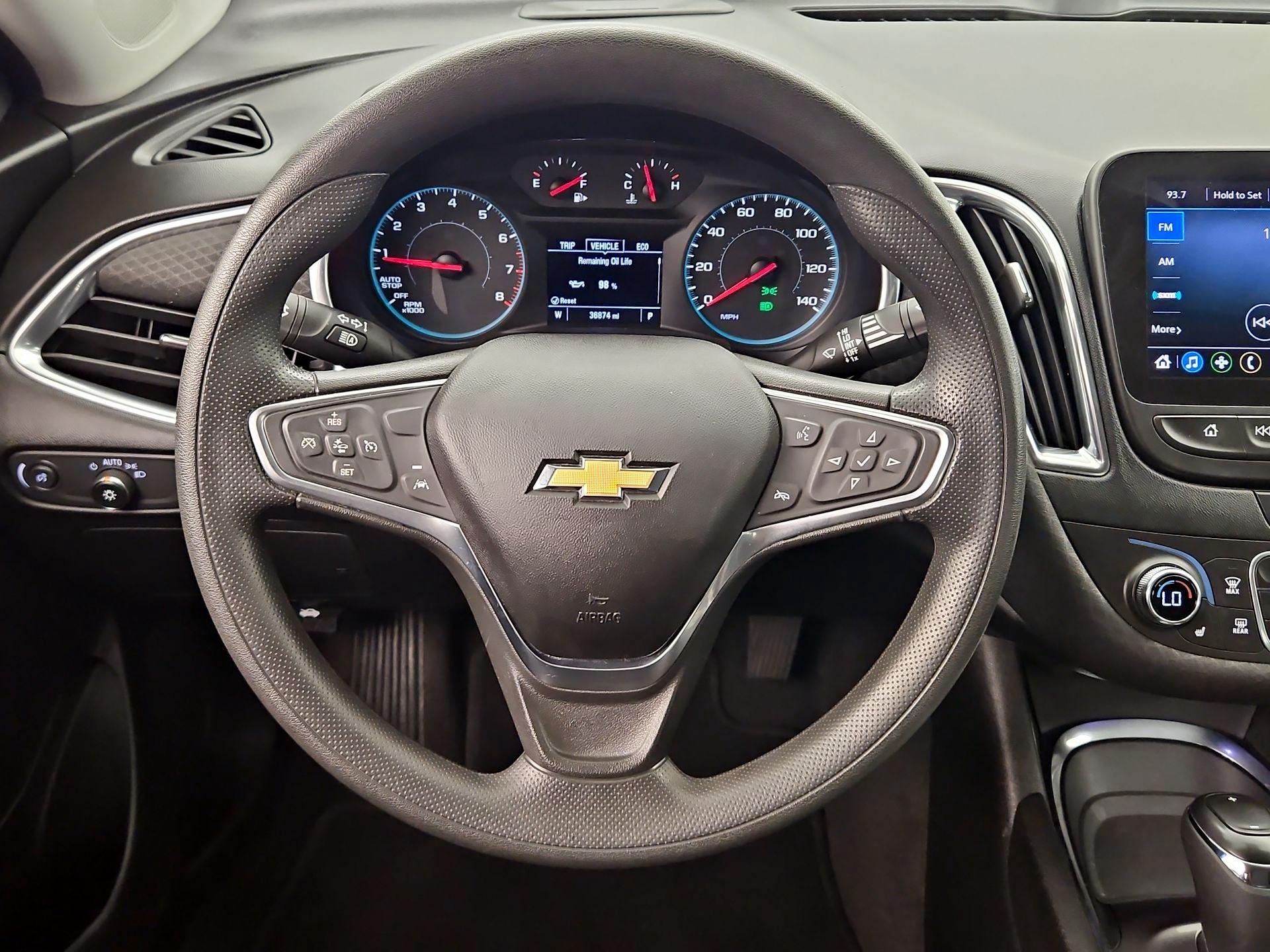 Thumbnail: 2020 Chevrolet Malibu - 10