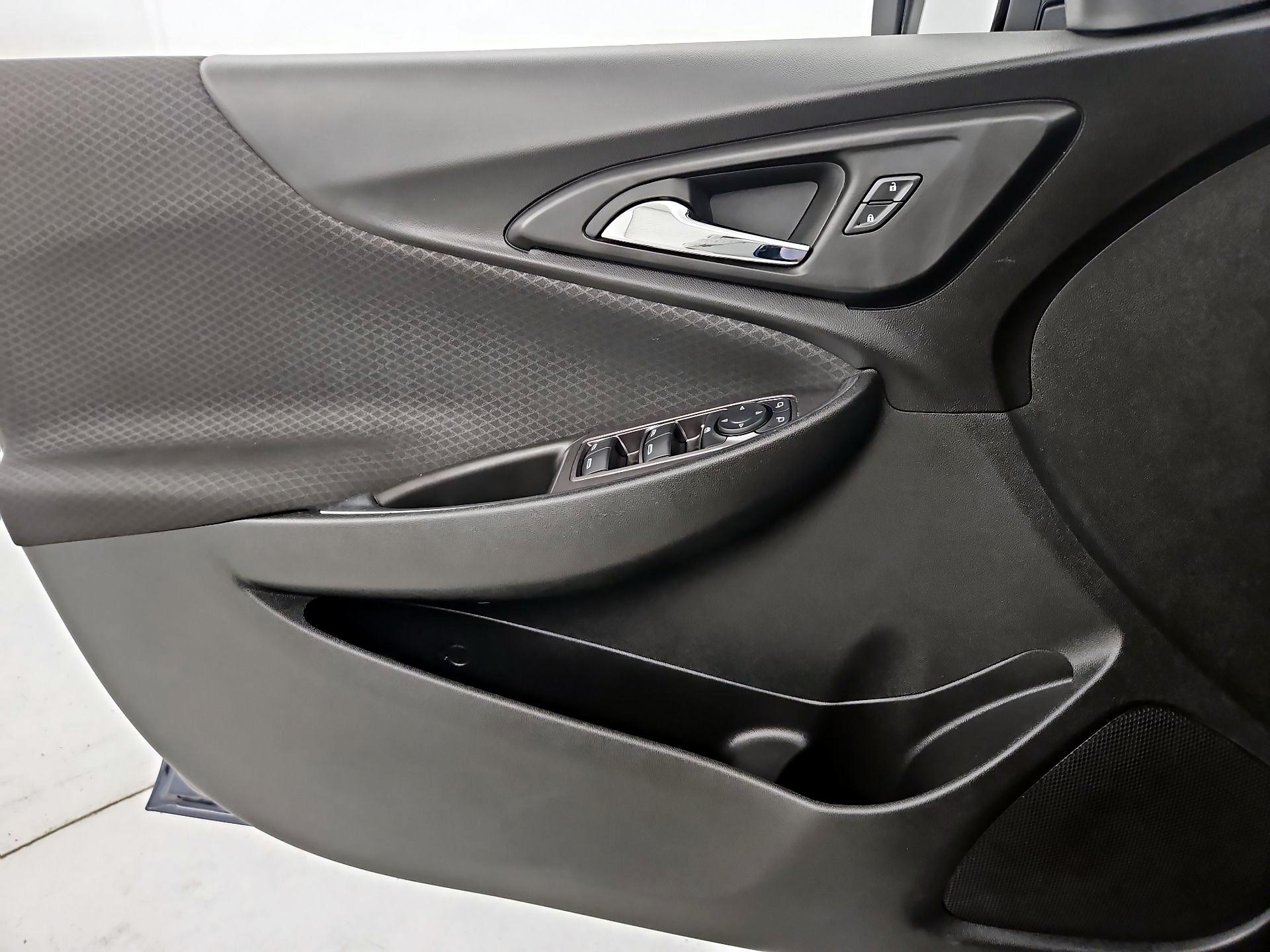 Thumbnail: 2020 Chevrolet Malibu - 12