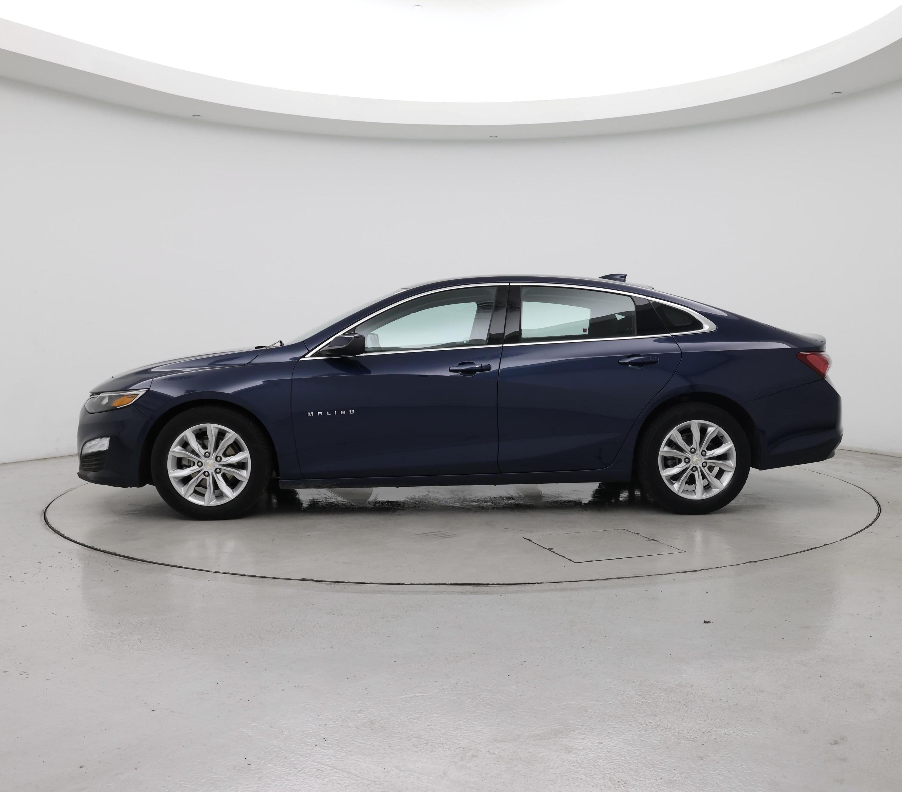 Thumbnail: 2020 Chevrolet Malibu - 3