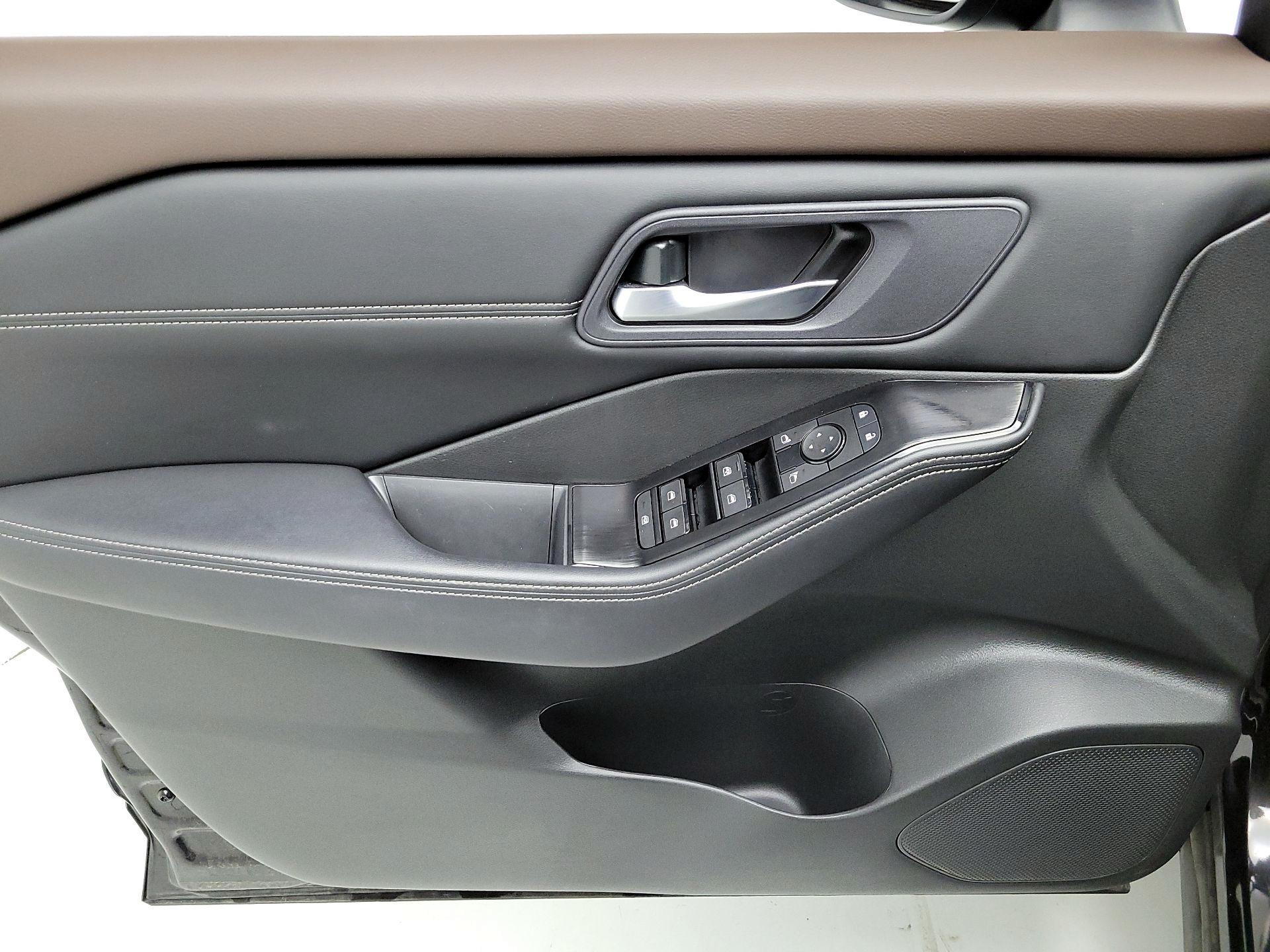 Thumbnail: 2023 Nissan Rogue - 12