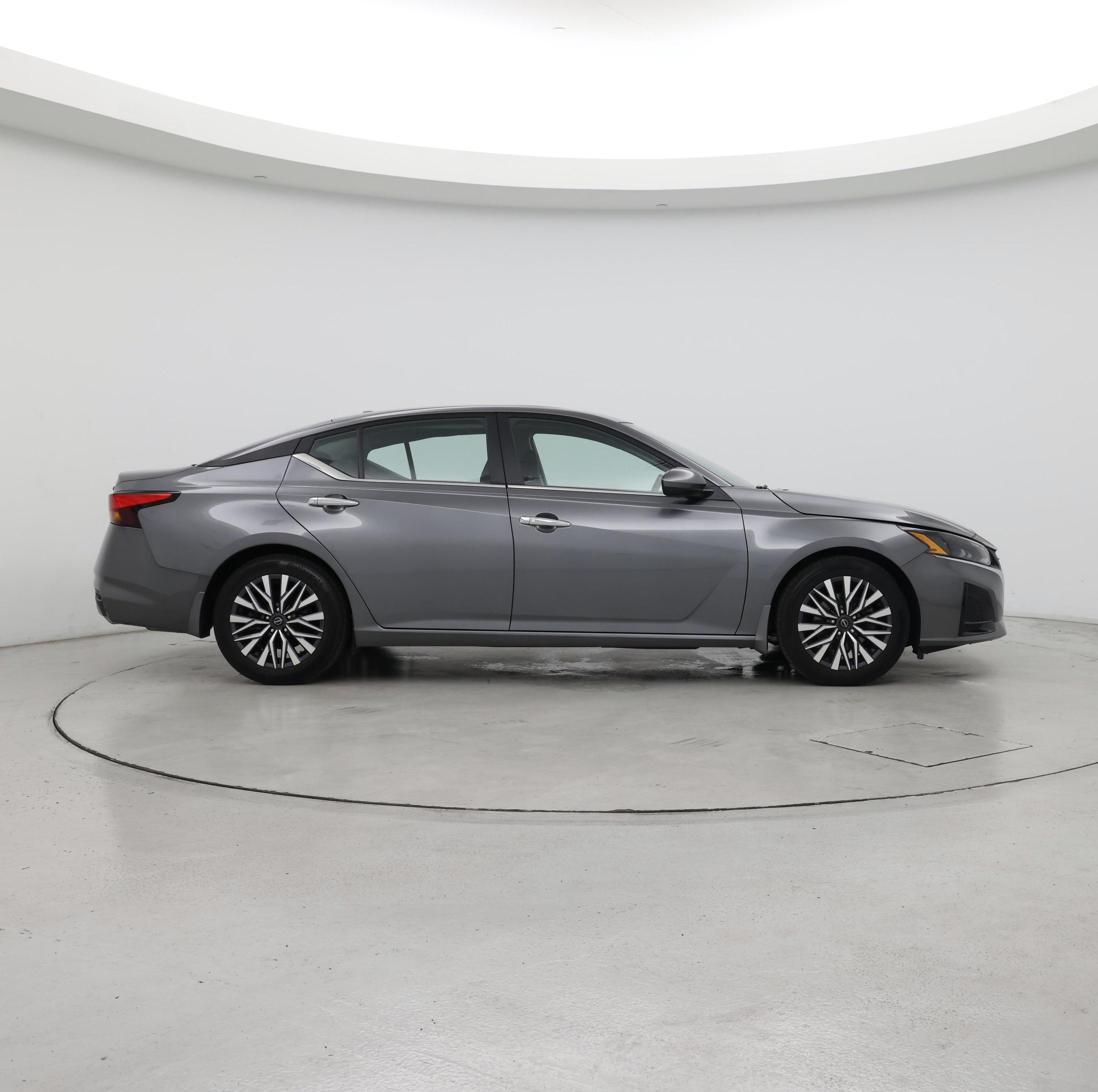 Thumbnail: 2023 Nissan Altima - 7