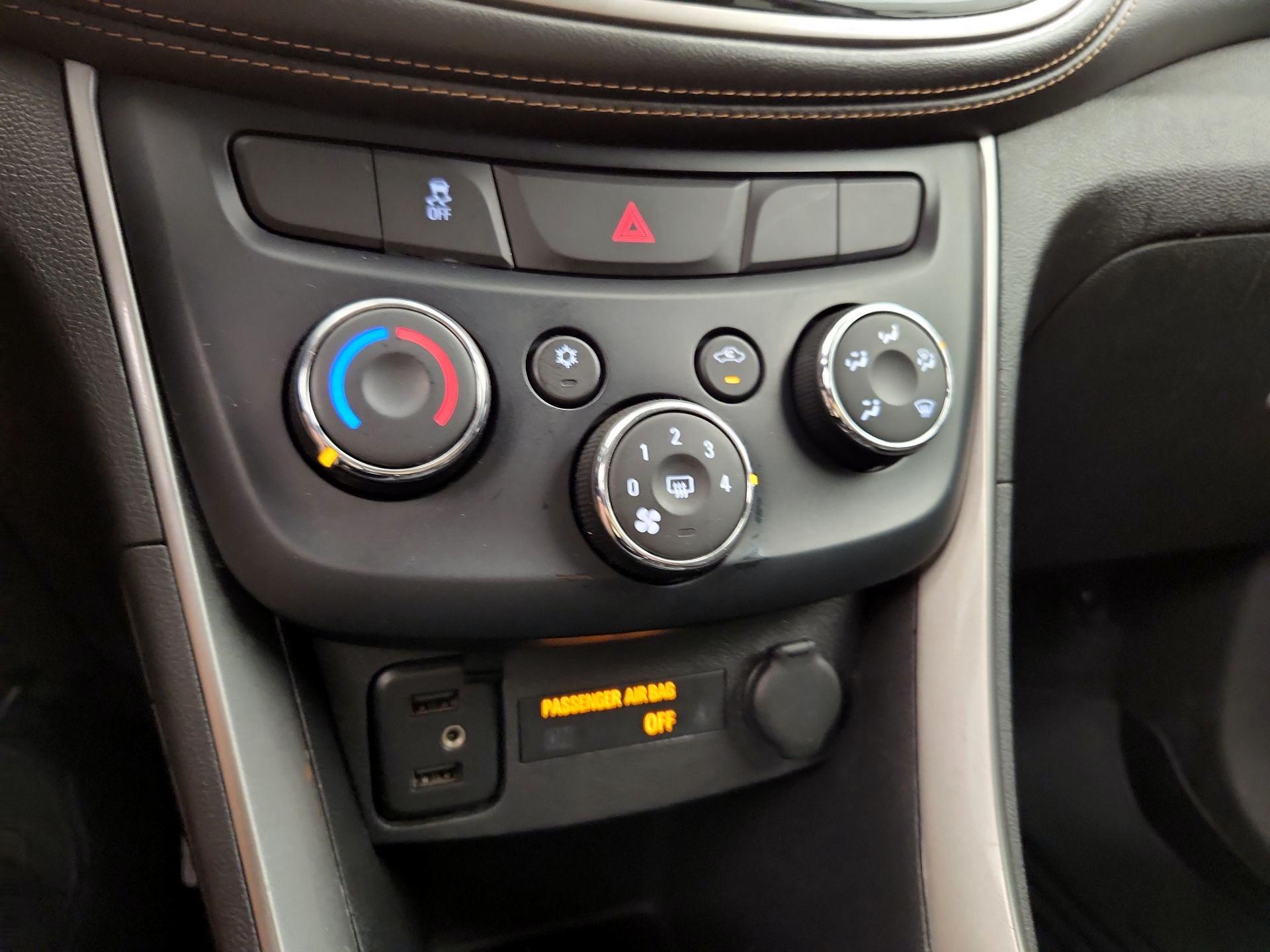 Thumbnail: 2020 Chevrolet Trax - 16