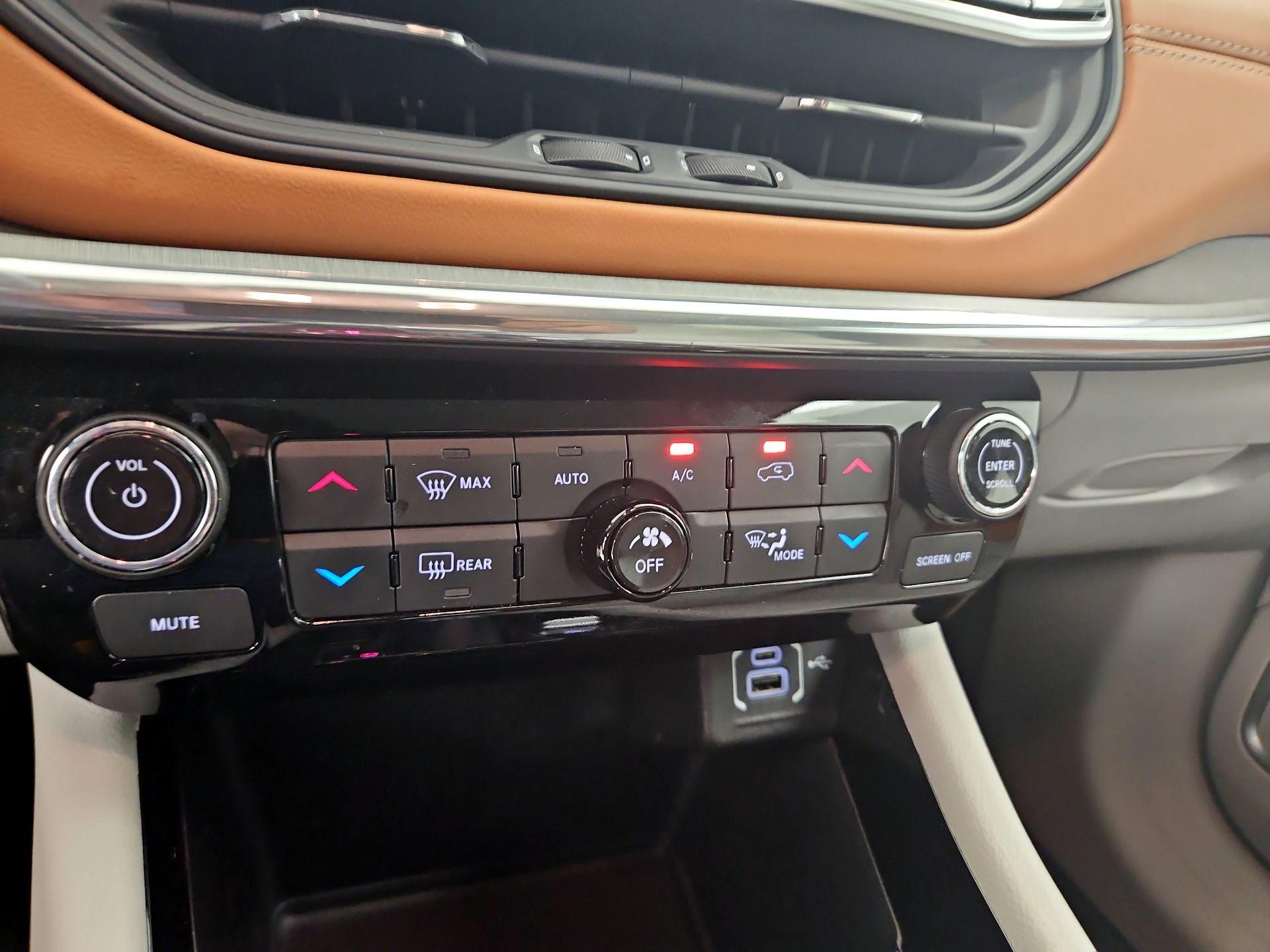 Thumbnail: 2022 Jeep Compass - 16