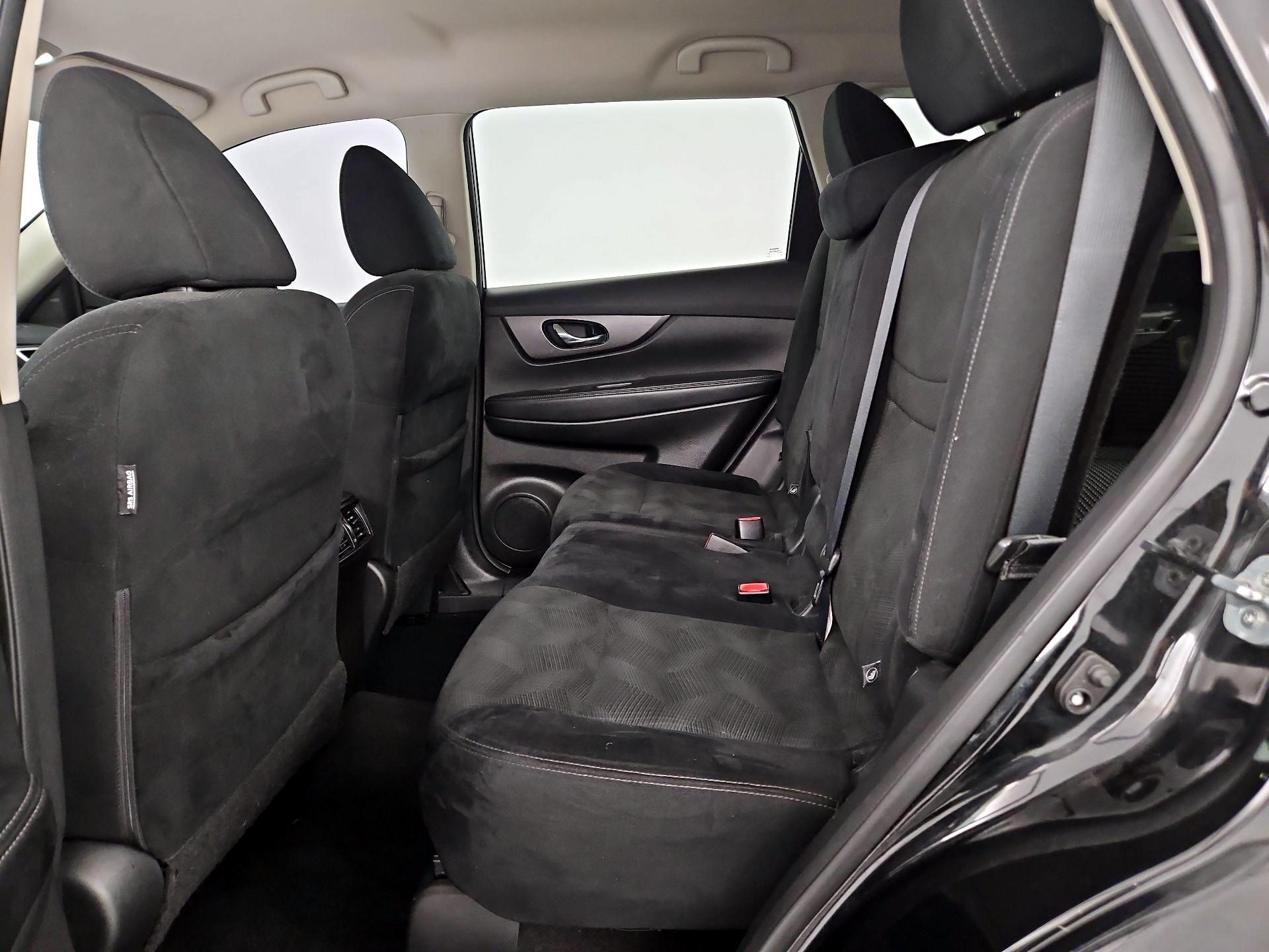 Thumbnail: 2016 Nissan Rogue - 18