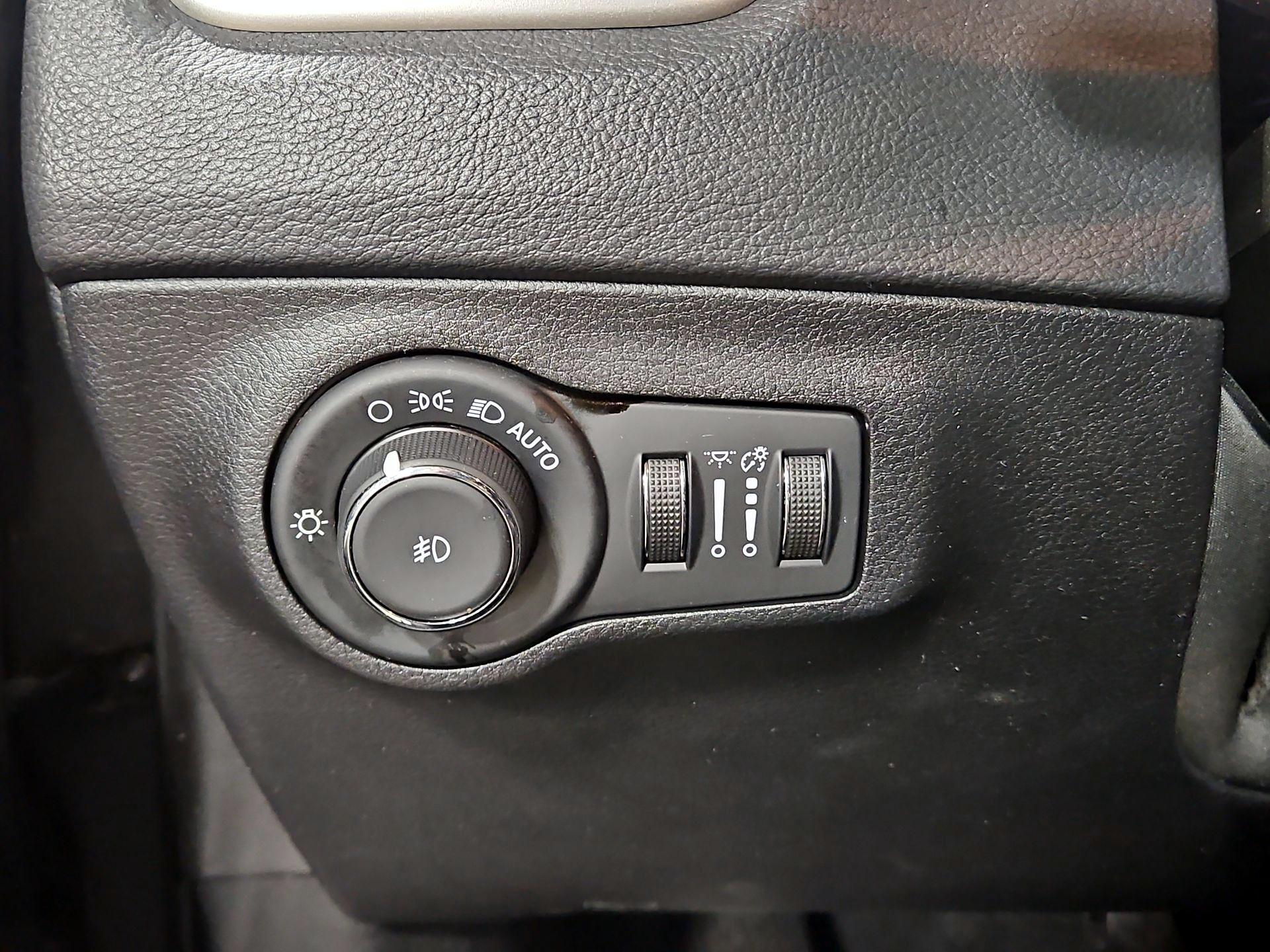 Thumbnail: 2019 Jeep Compass - 11