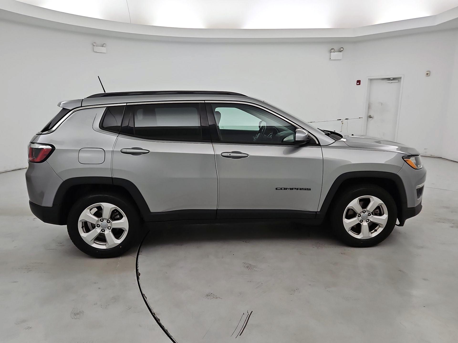 Thumbnail: 2019 Jeep Compass - 4