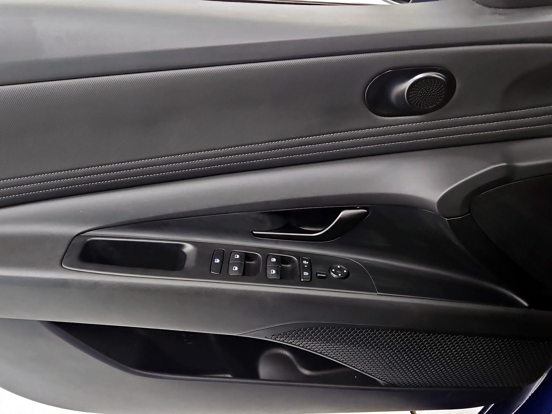 Thumbnail: 2025 Hyundai Elantra - 10