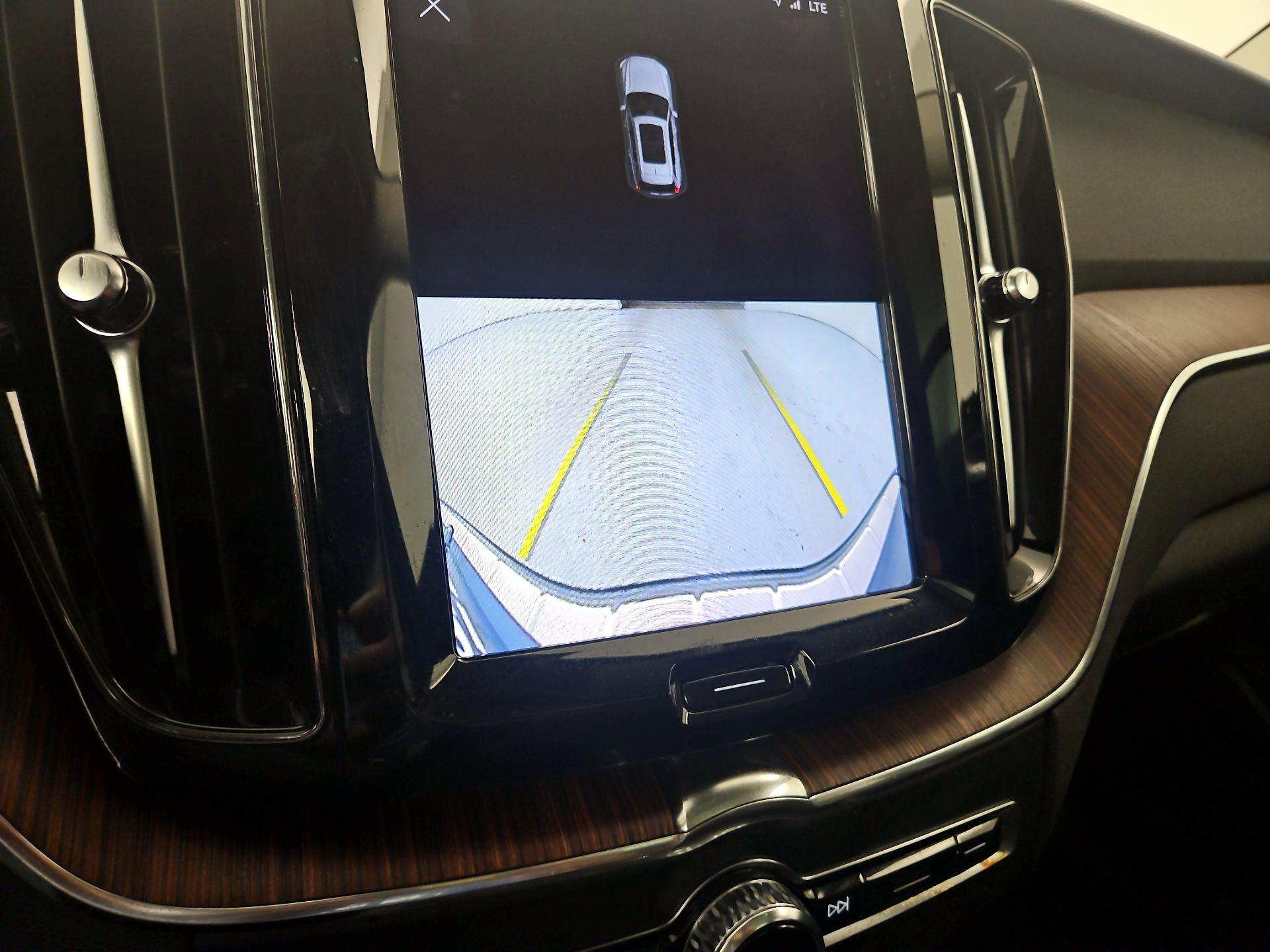 Thumbnail: 2023 Volvo XC60 - 12