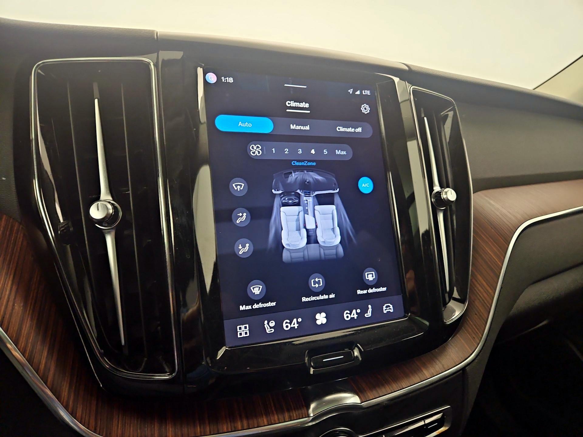 Thumbnail: 2023 Volvo XC60 - 14