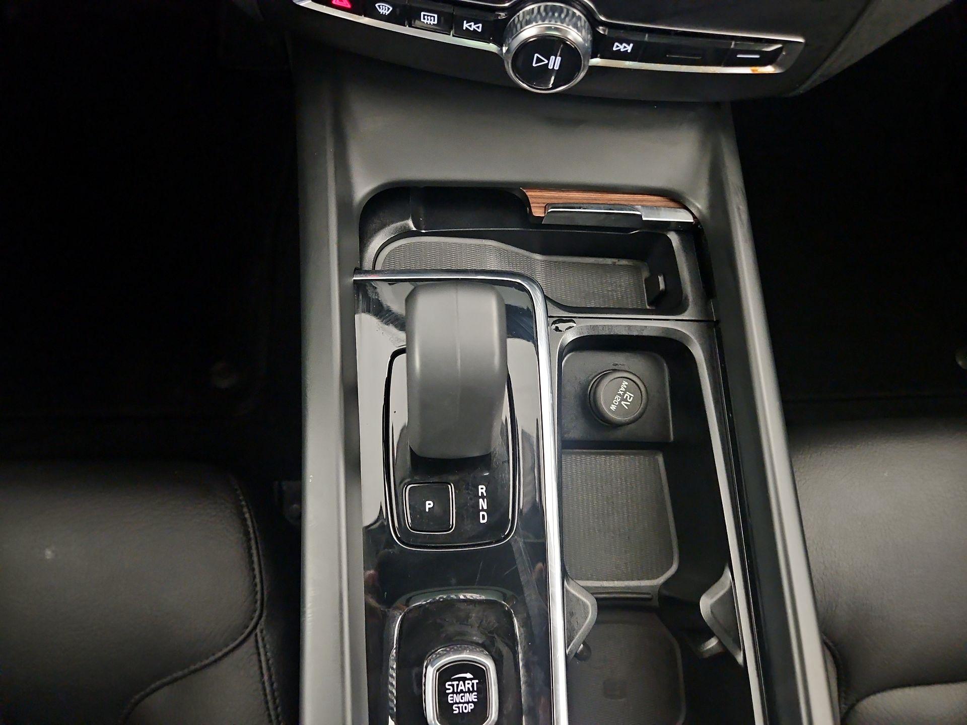 Thumbnail: 2023 Volvo XC60 - 15
