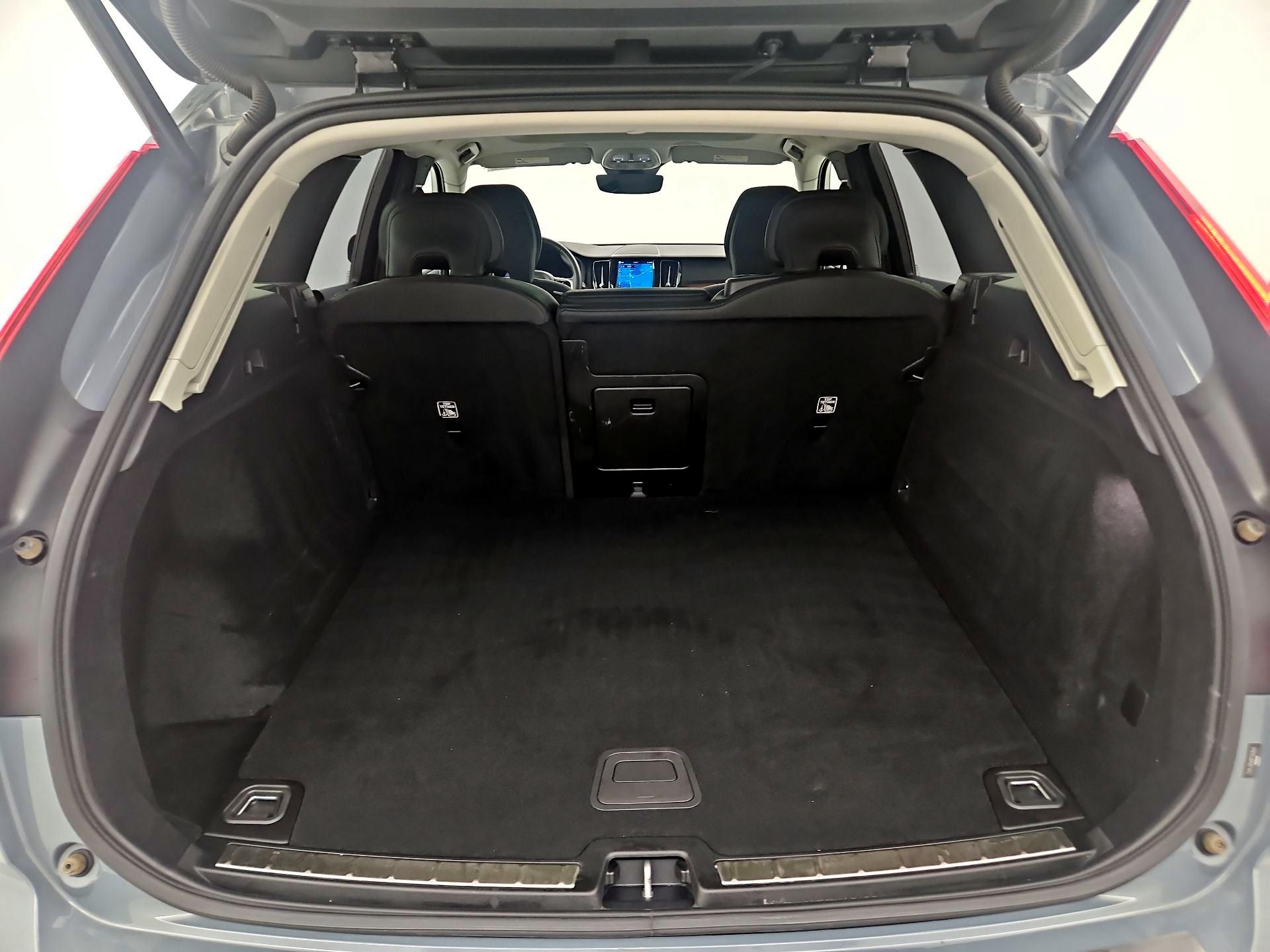 Thumbnail: 2023 Volvo XC60 - 19