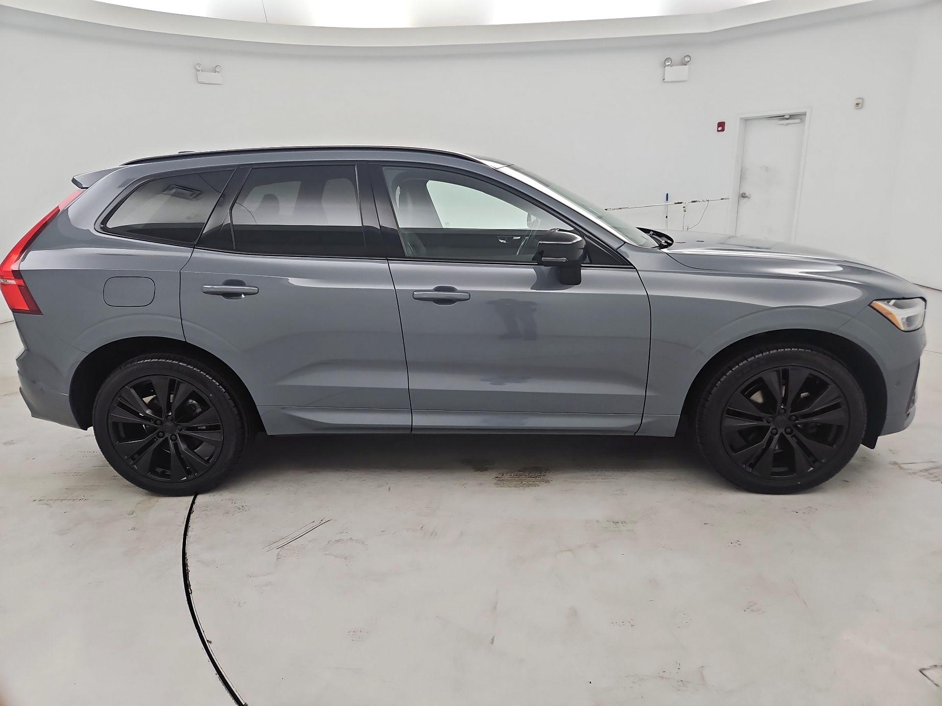 Thumbnail: 2023 Volvo XC60 - 4
