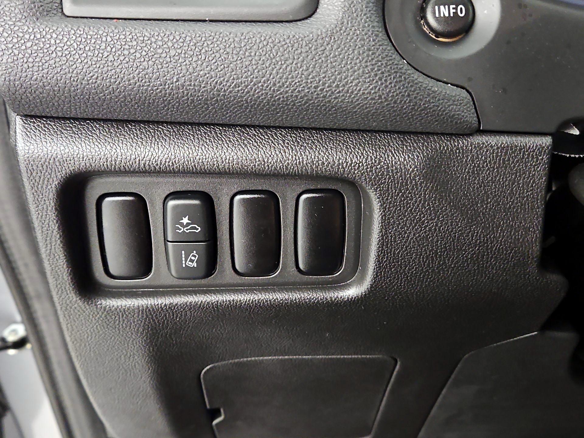 Thumbnail: 2024 Mitsubishi Outlander Sport - 11