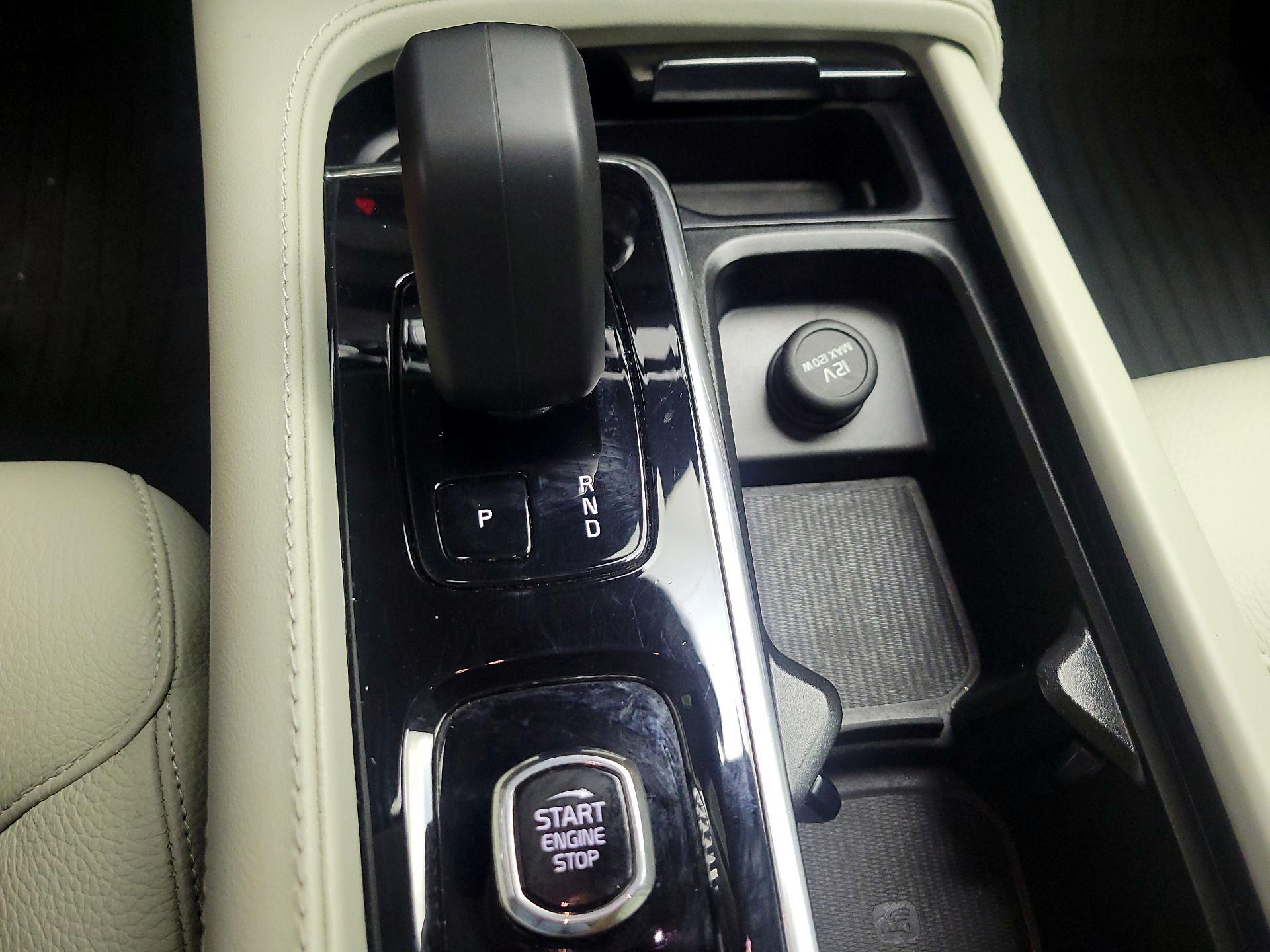 Thumbnail: 2023 Volvo XC90 - 18
