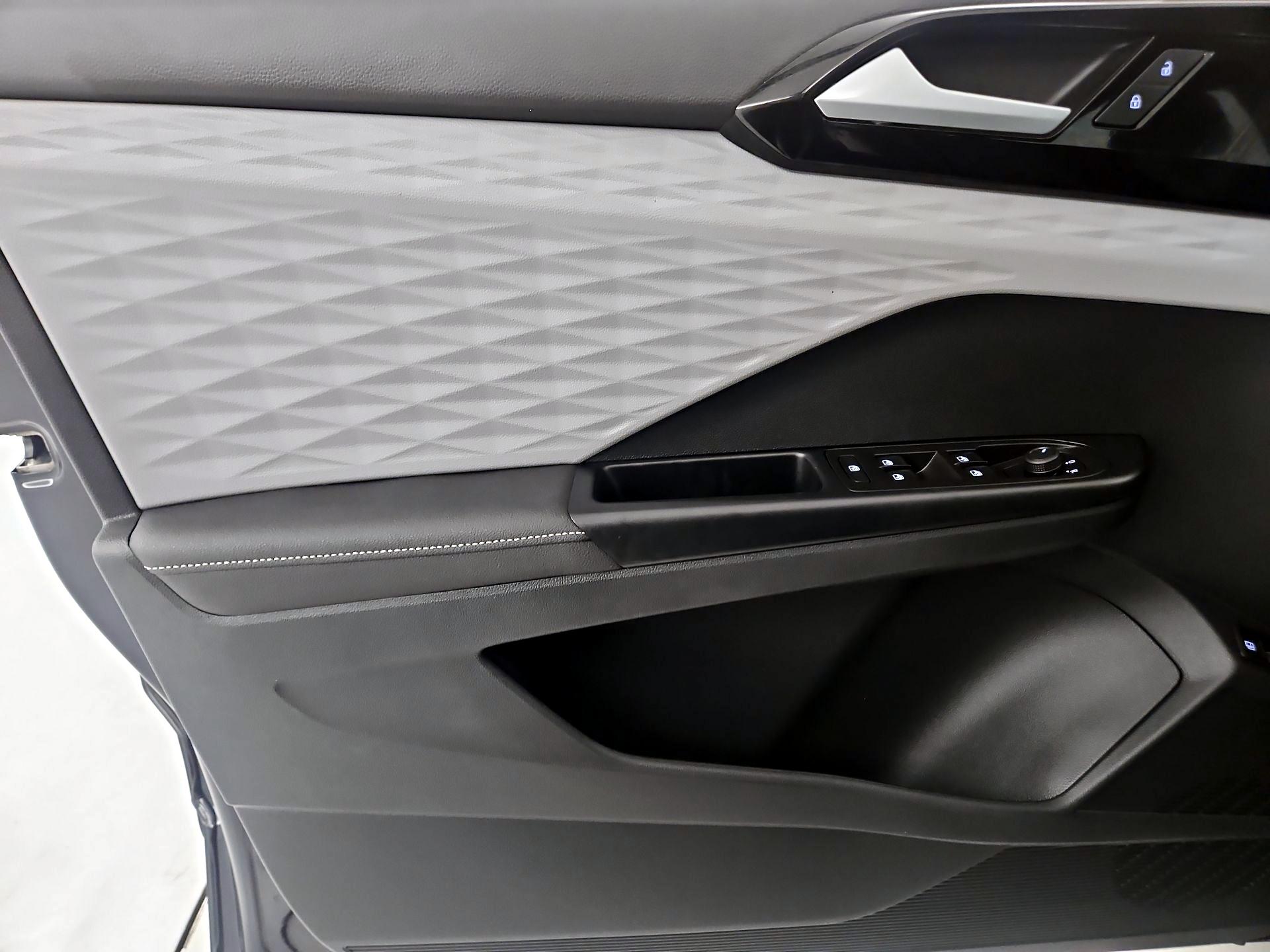 Thumbnail: 2024 Volkswagen Taos - 10