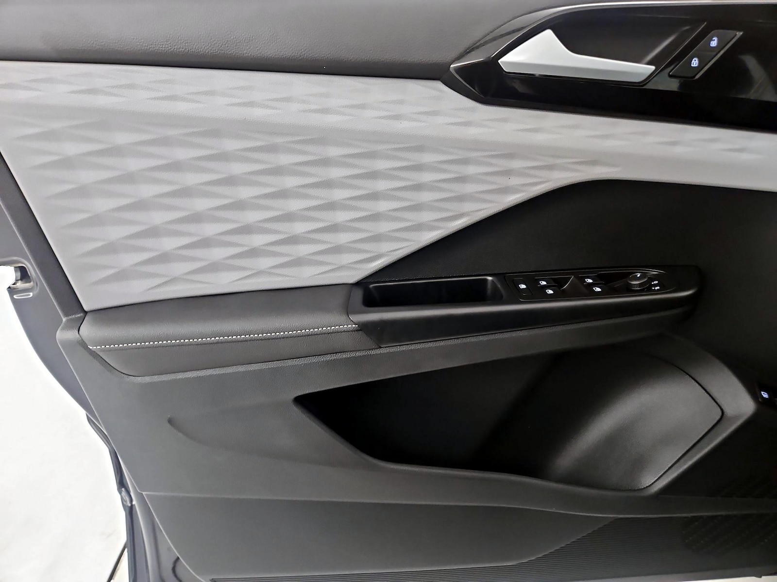 2024 Volkswagen Taos S - Photo 11