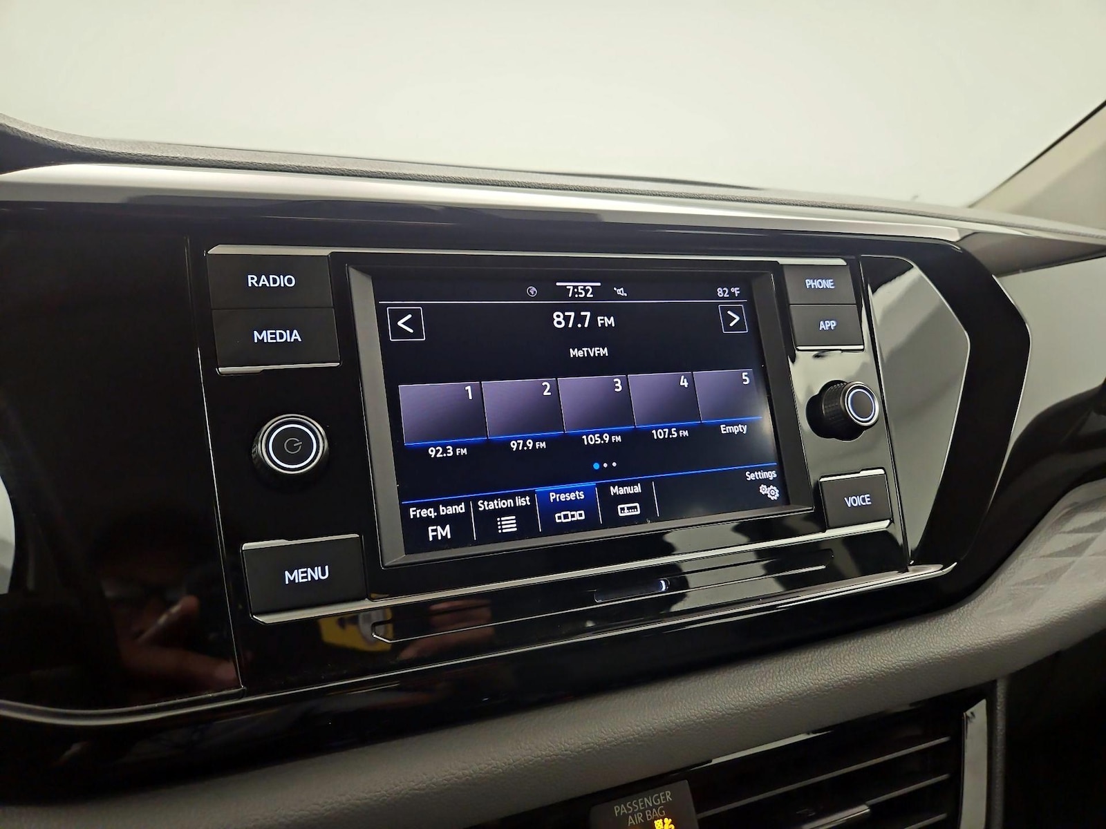 2024 Volkswagen Taos S - Photo 14