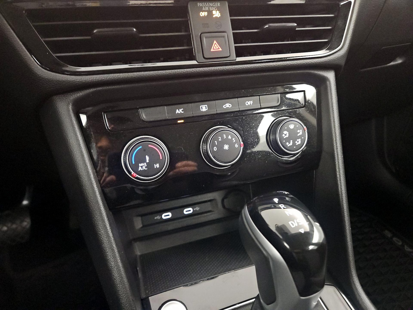 2024 Volkswagen Taos S - Photo 15