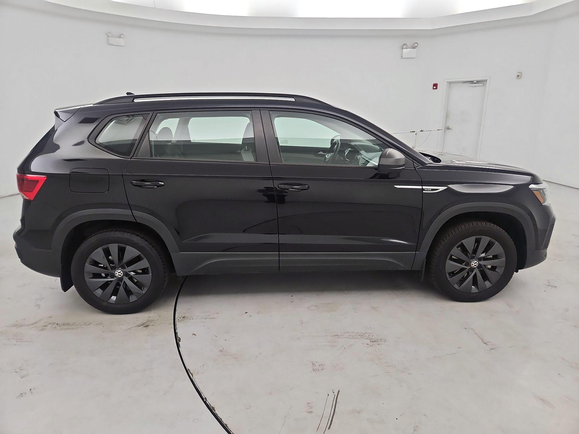 Thumbnail: 2024 Volkswagen Taos - 4