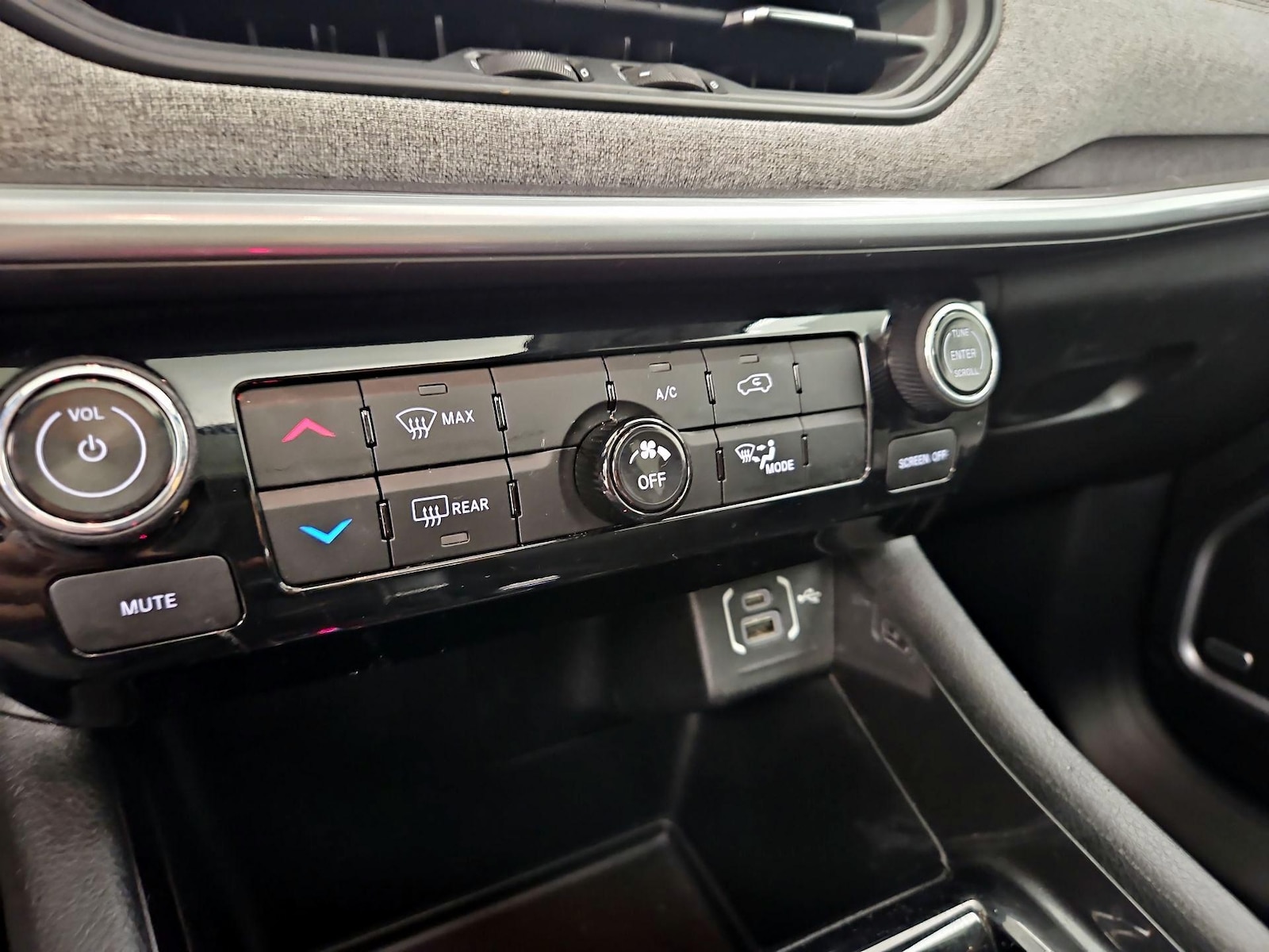 2022 Jeep Compass Latitude Lux - Photo 17