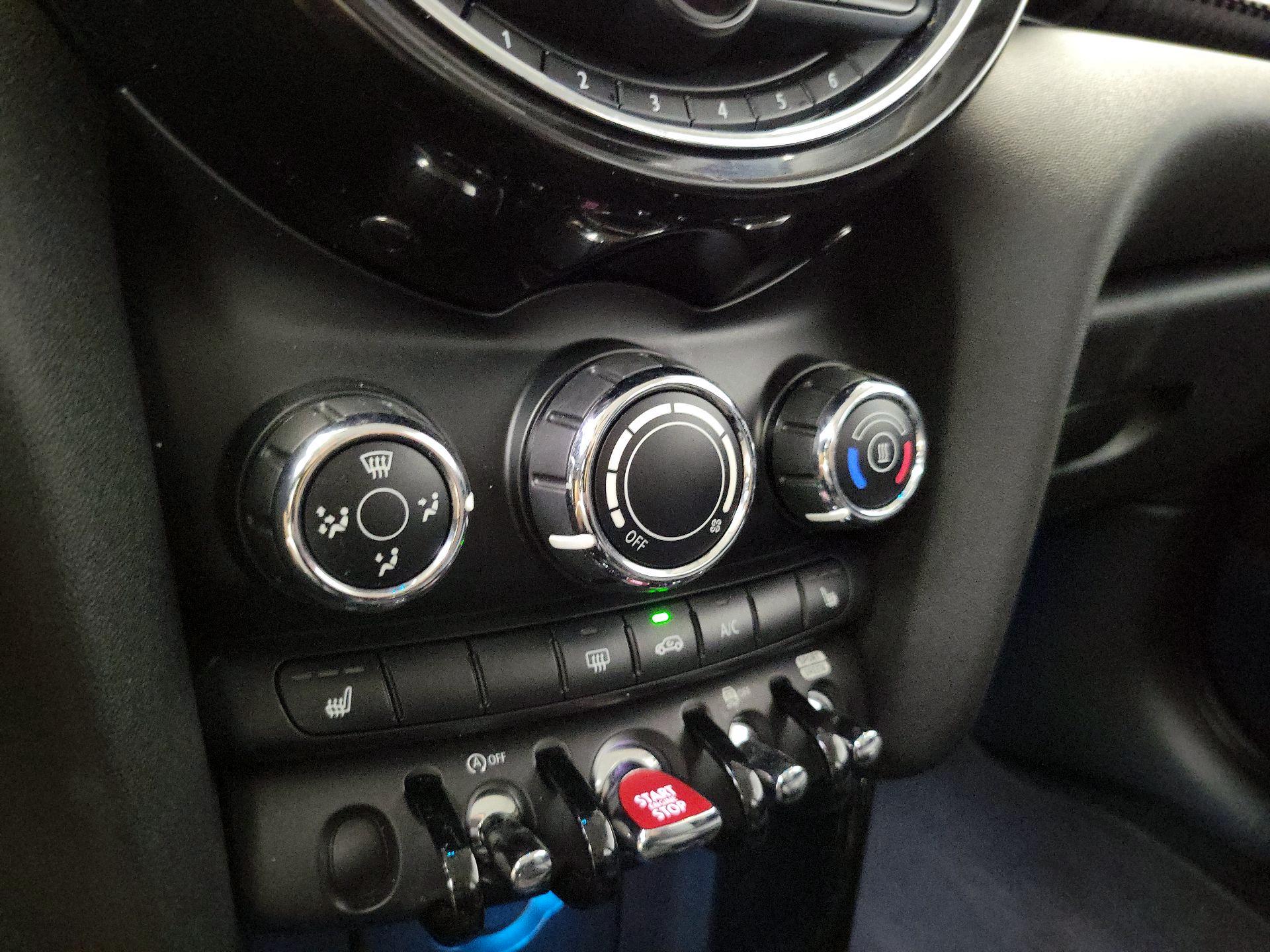Thumbnail: 2021 MINI Cooper Hardtop - 16