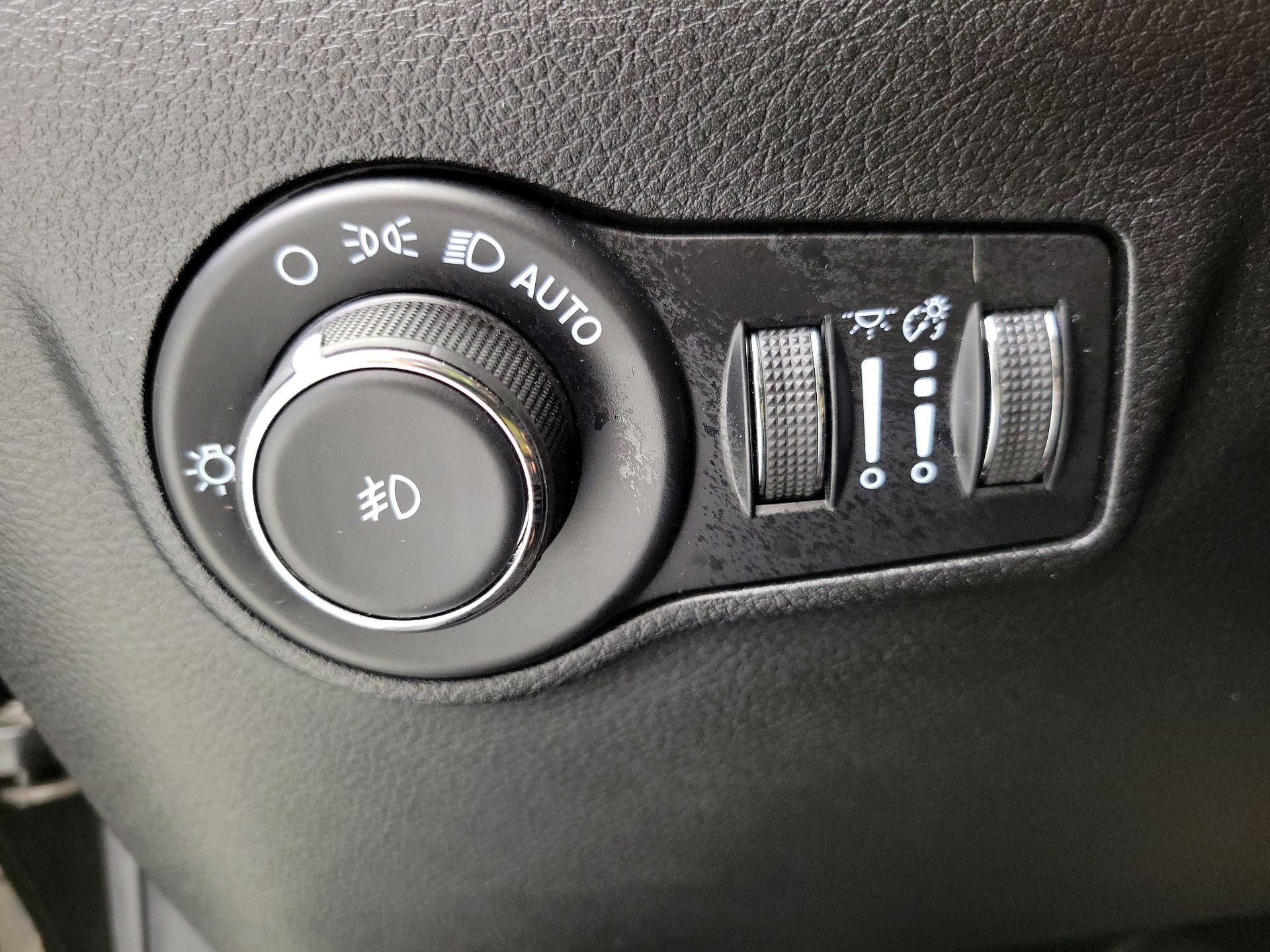 Thumbnail: 2022 Jeep Compass - 13