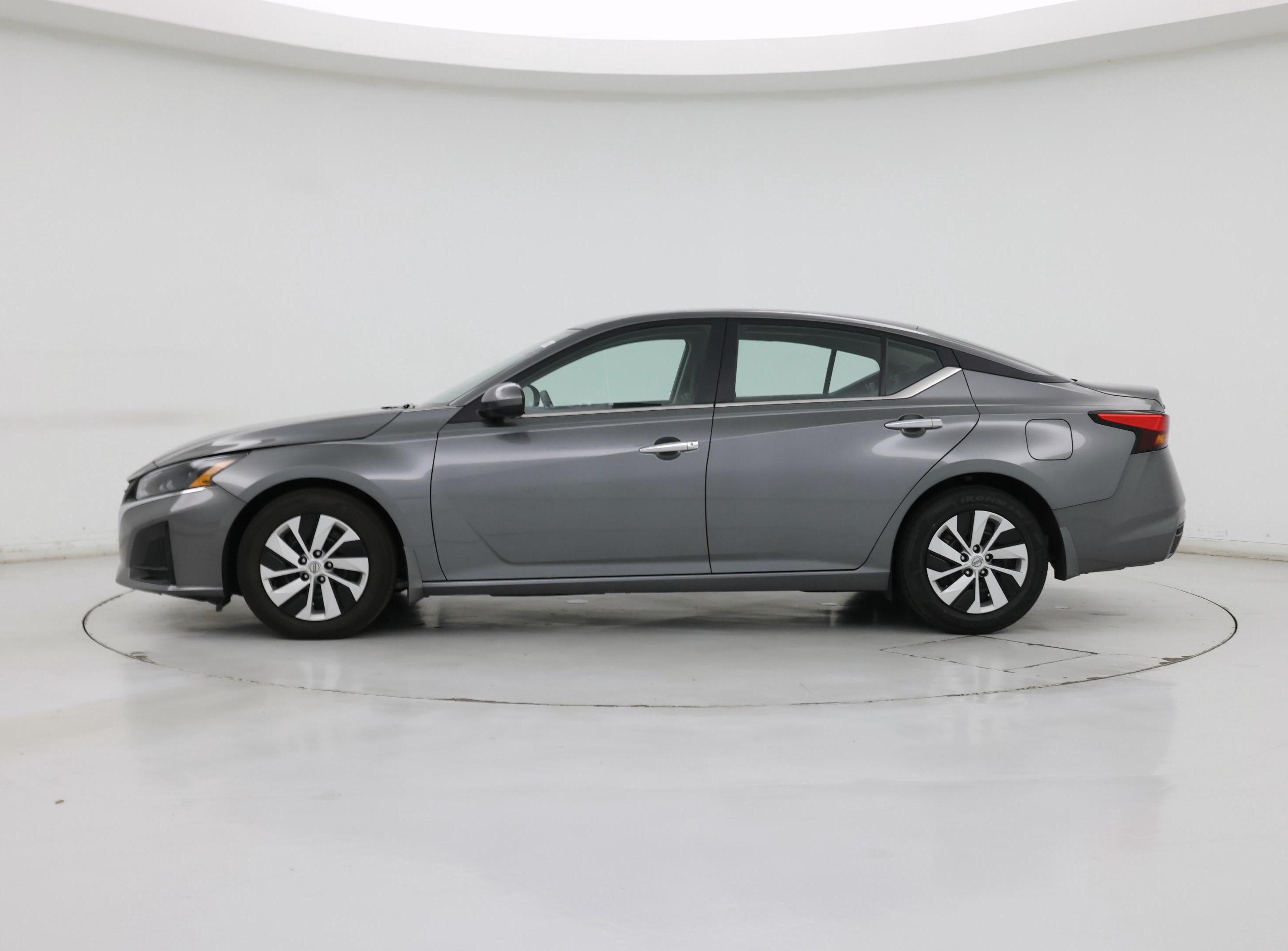 Thumbnail: 2023 Nissan Altima - 3