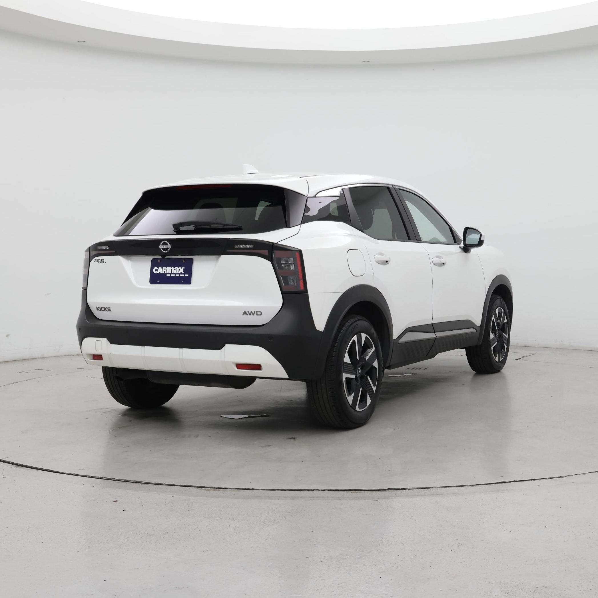Thumbnail: 2025 Nissan Kicks - 8