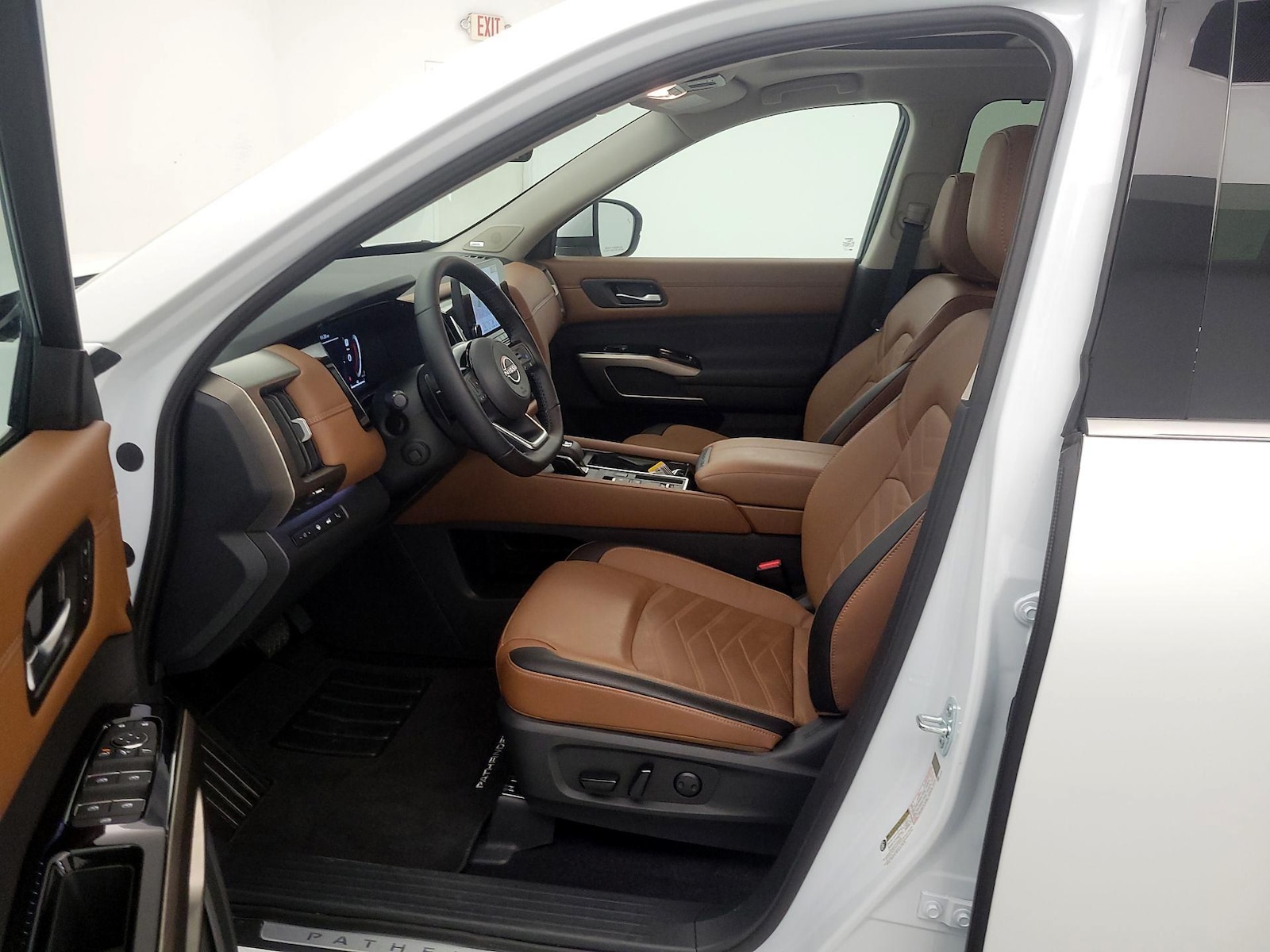 2025 Nissan Pathfinder Platinum - Photo 12