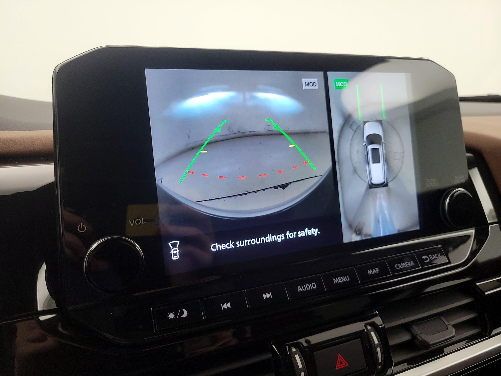 2025 Nissan Pathfinder Platinum - Photo 16