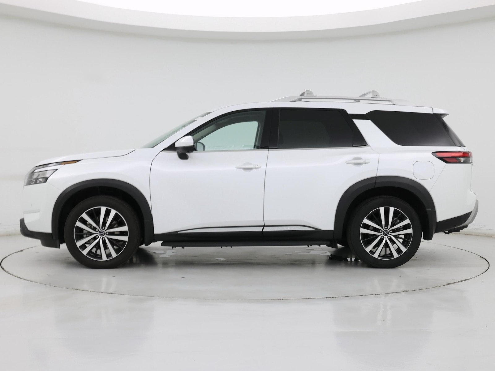 2025 Nissan Pathfinder Platinum - Photo 4