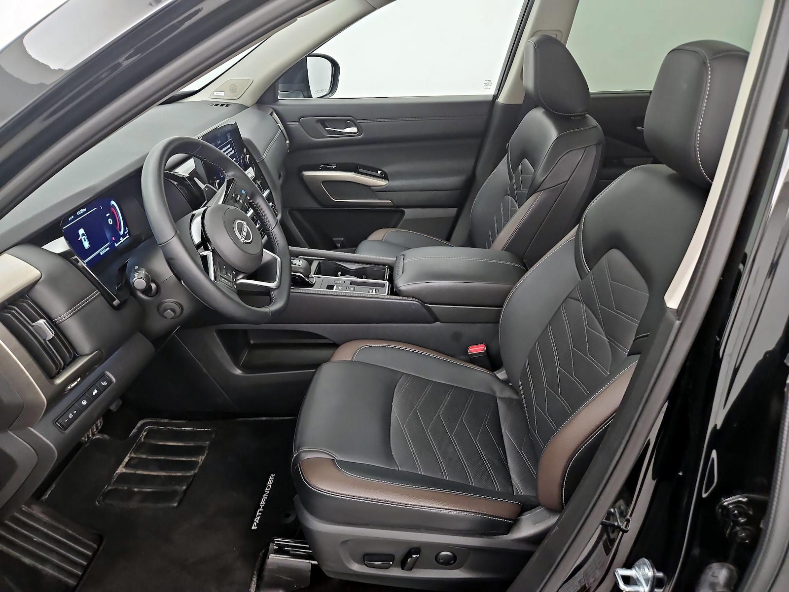 2025 Nissan Pathfinder Platinum - Photo 12