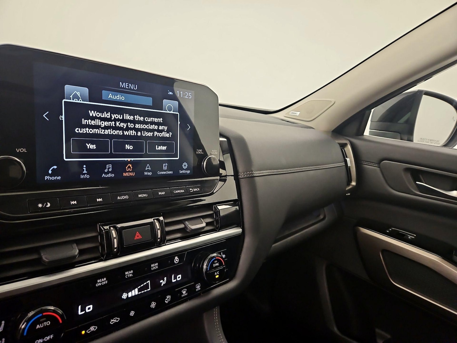 2025 Nissan Pathfinder Platinum - Photo 16