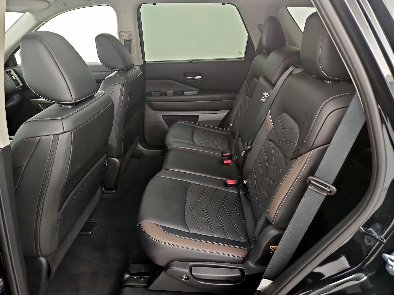 2025 Nissan Pathfinder Platinum - Photo 21