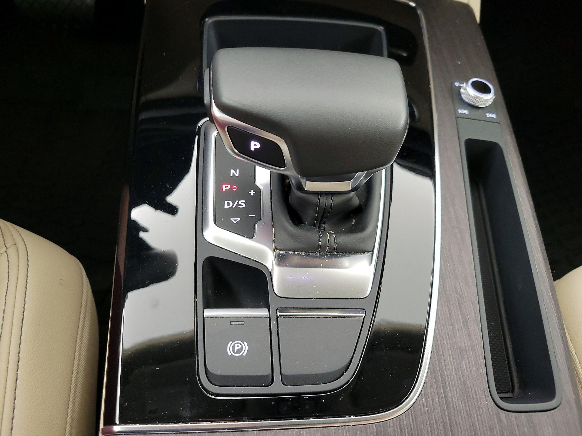 Thumbnail: 2023 Audi Q5 - 17