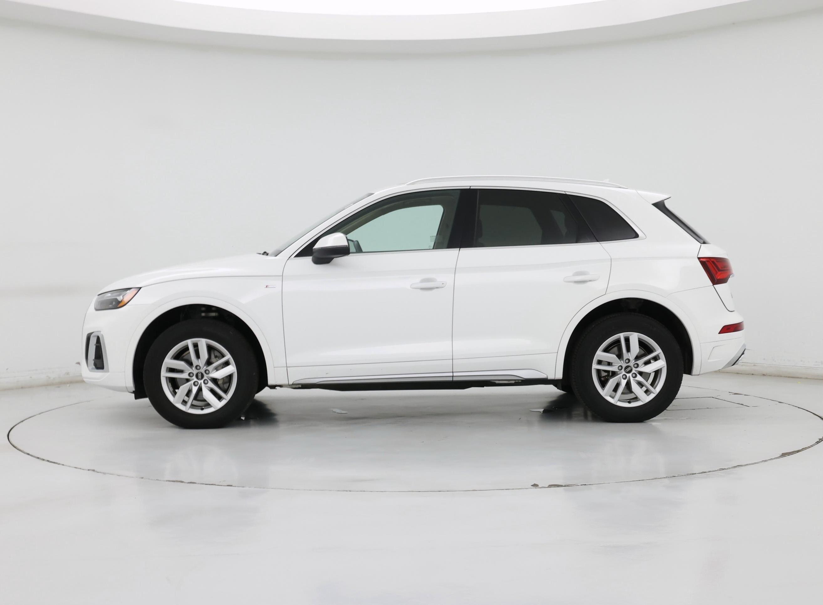 Thumbnail: 2023 Audi Q5 - 3