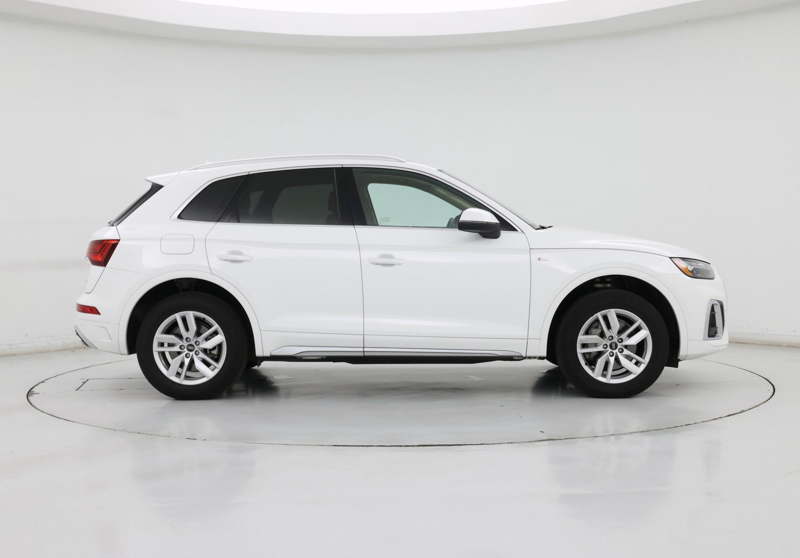 Thumbnail: 2023 Audi Q5 - 7
