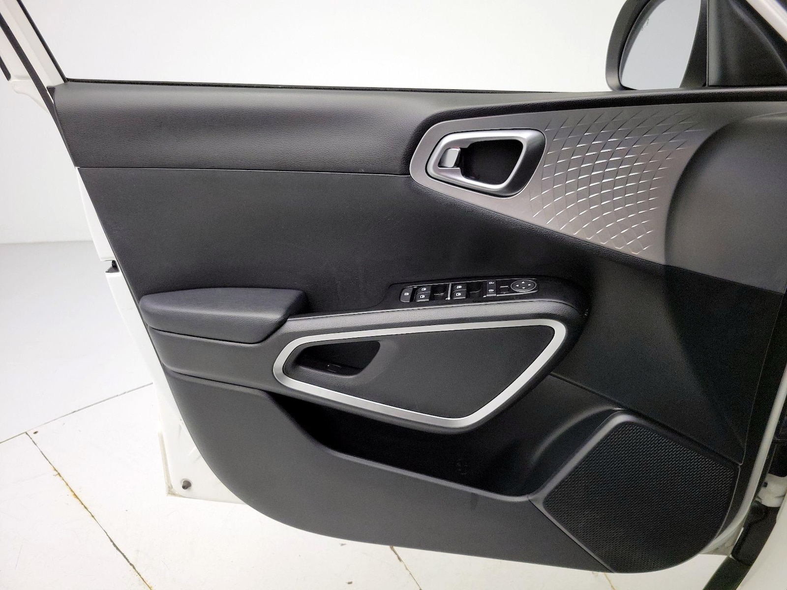 2023 Kia Soul LX - Photo 13