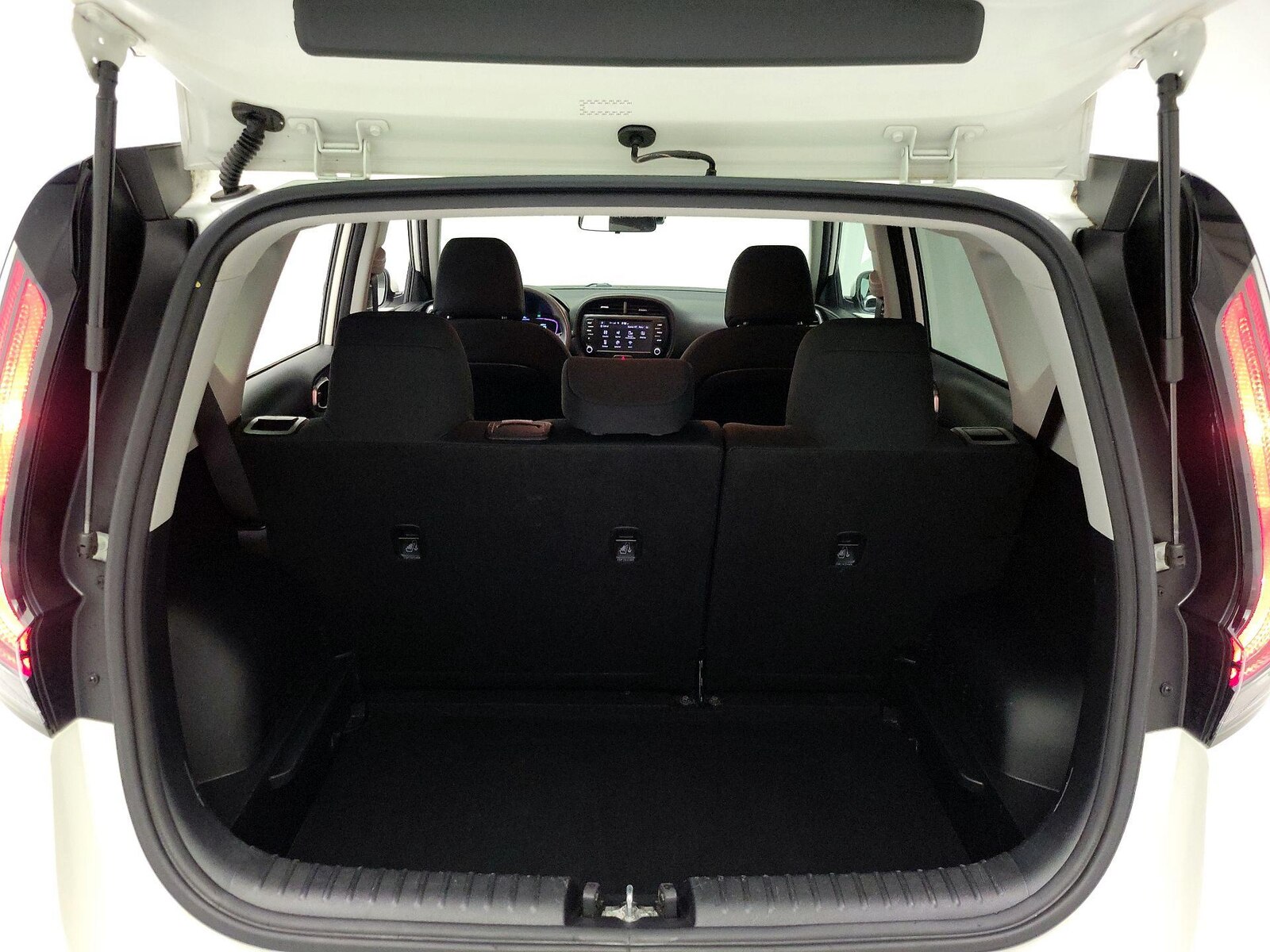 2023 Kia Soul LX - Photo 21