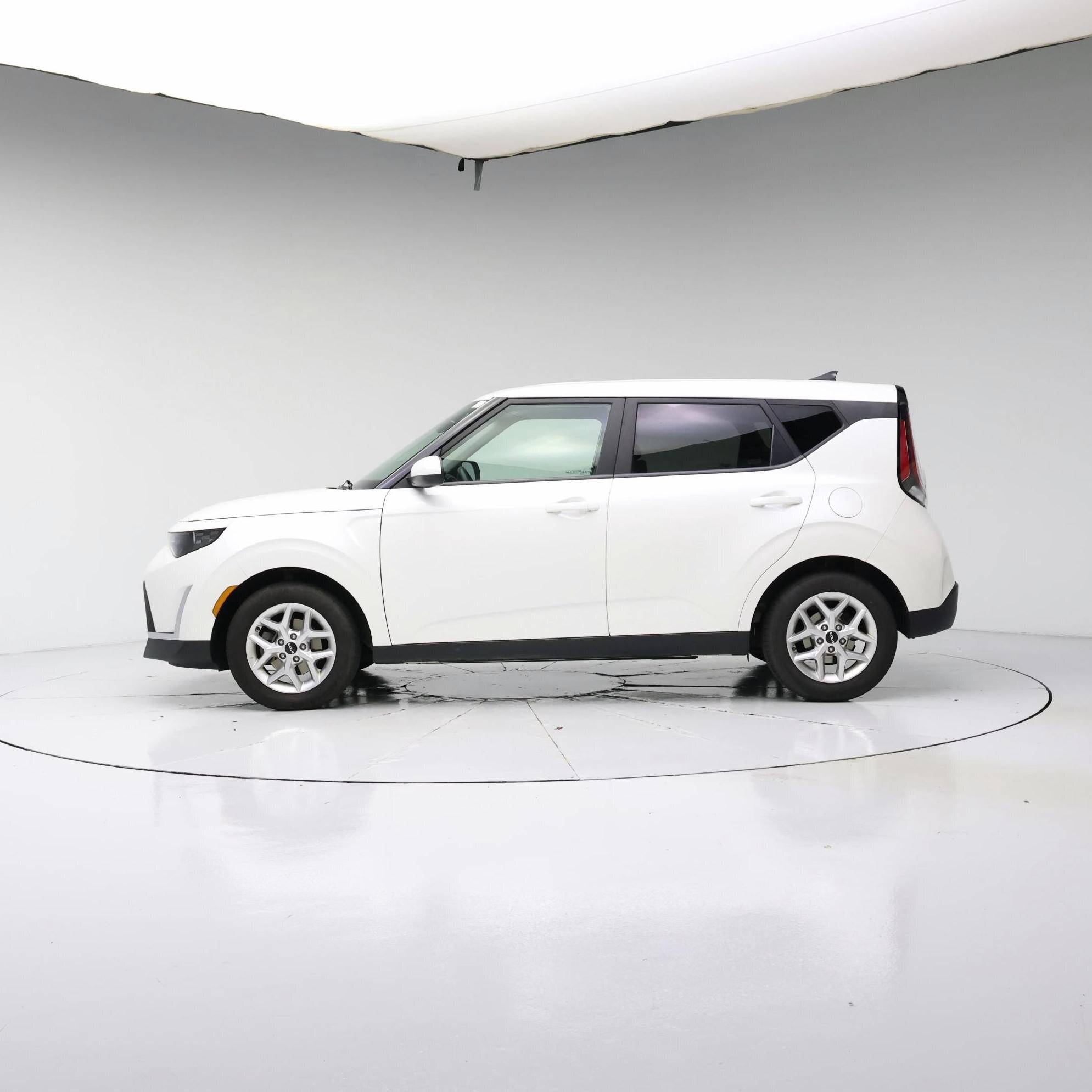 Thumbnail: 2023 Kia Soul - 3