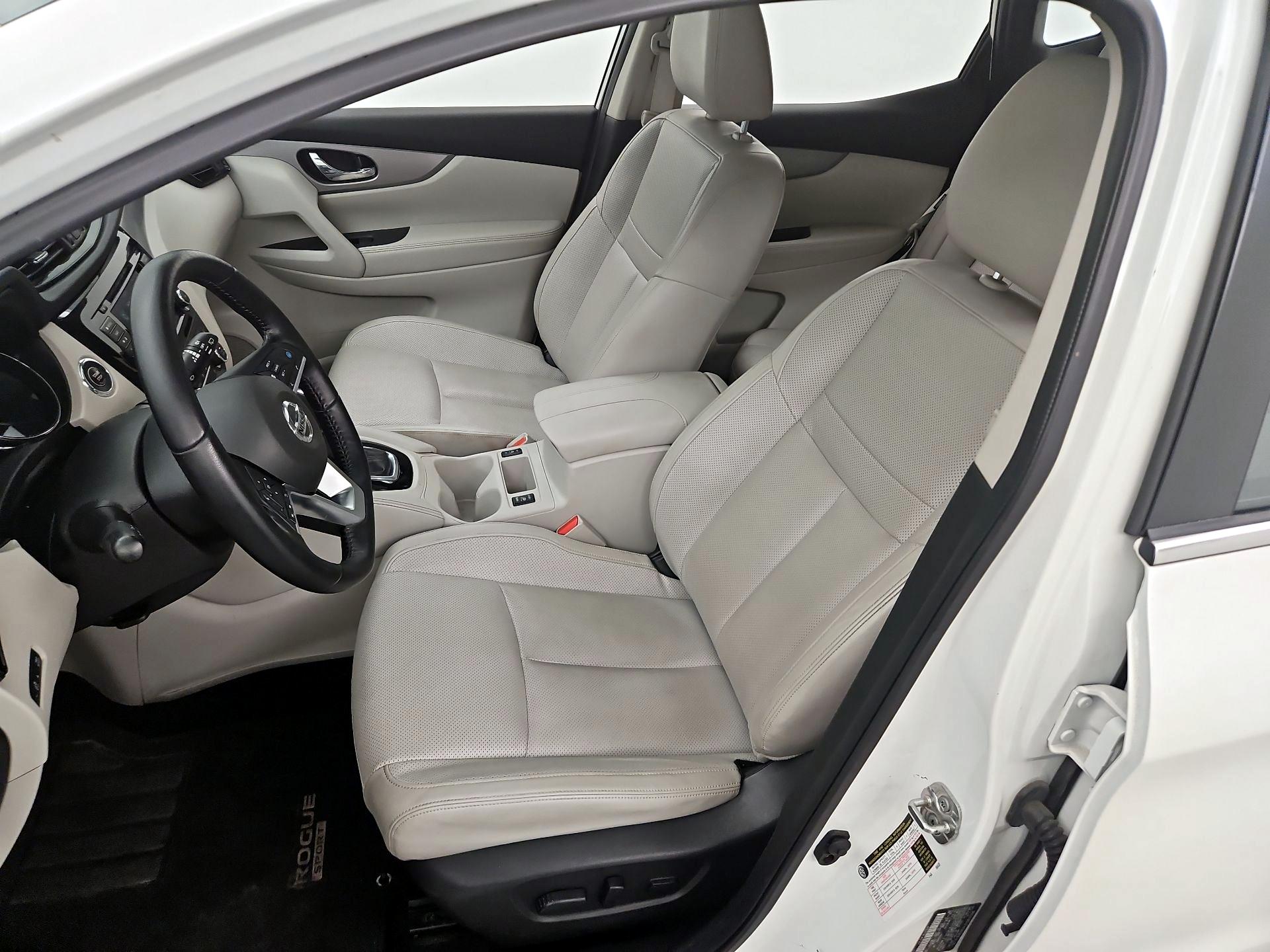Thumbnail: 2020 Nissan Rogue Sport - 11