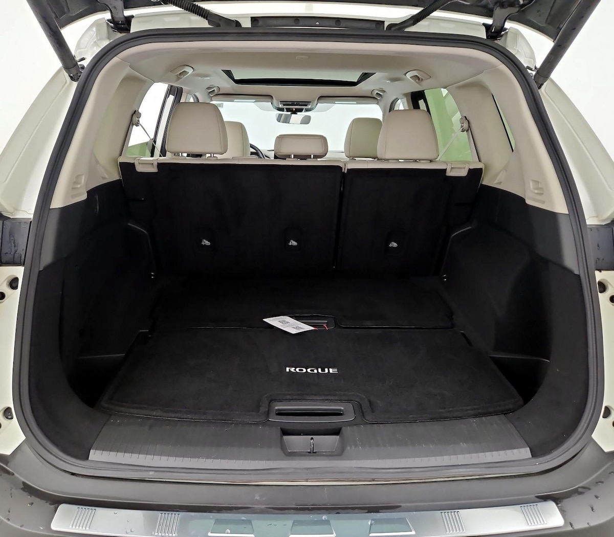 Trunk/Cargo (Seats Up)