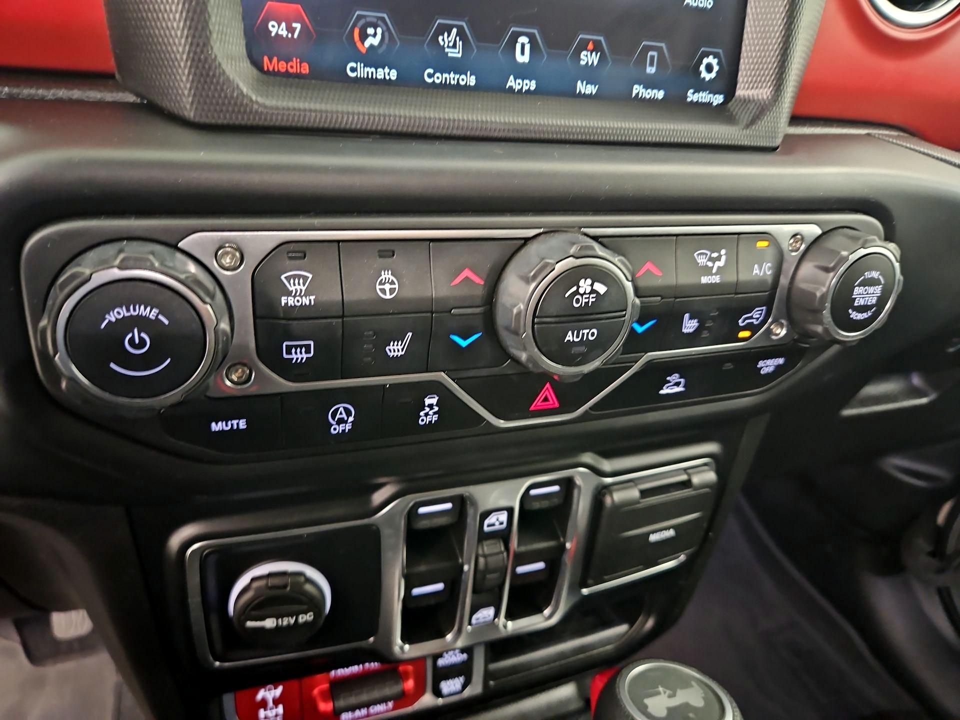 Thumbnail: 2022 Jeep Wrangler - 17