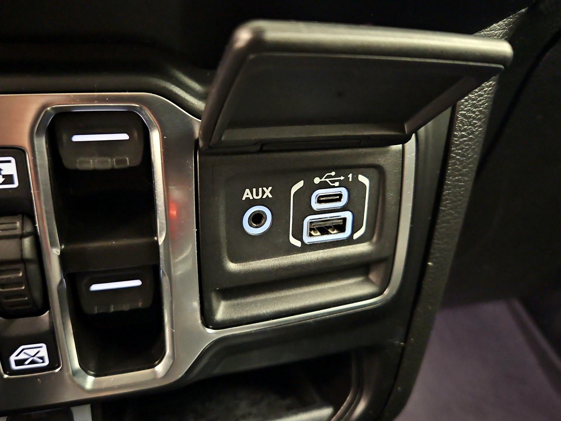 Thumbnail: 2022 Jeep Wrangler - 19