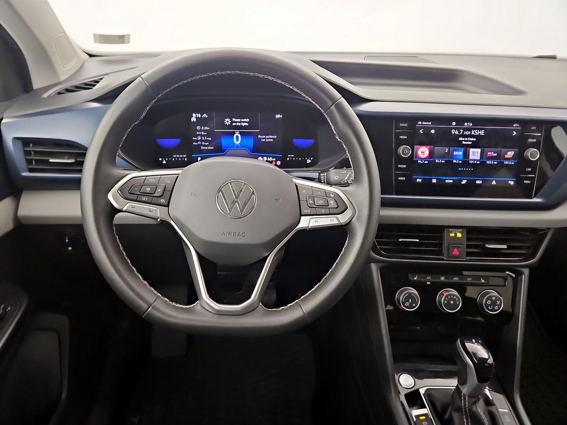 Thumbnail: 2023 Volkswagen Taos - 10