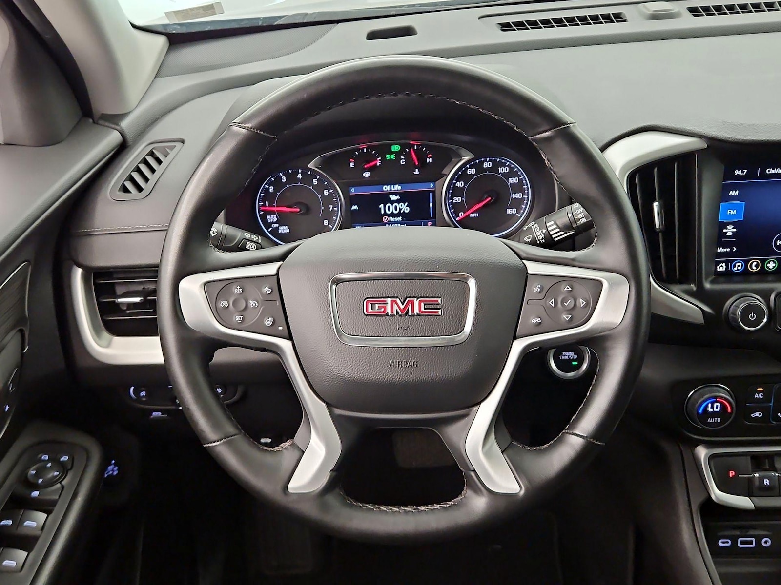 2024 GMC Terrain SLT - Photo 11