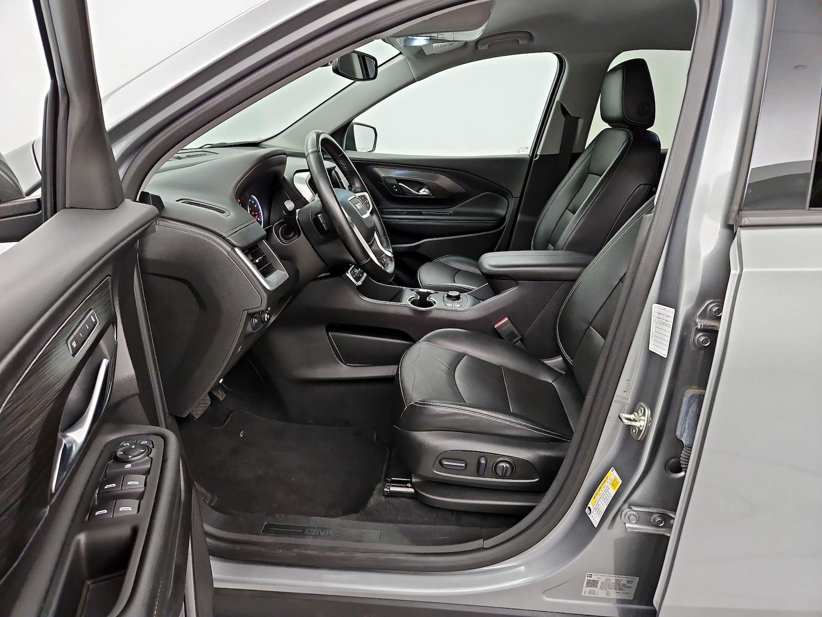 2024 GMC Terrain SLT - Photo 12