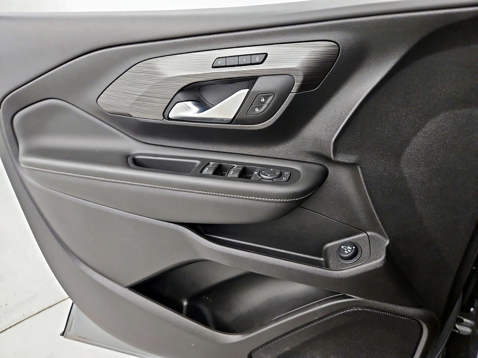 2024 GMC Terrain SLT - Photo 13